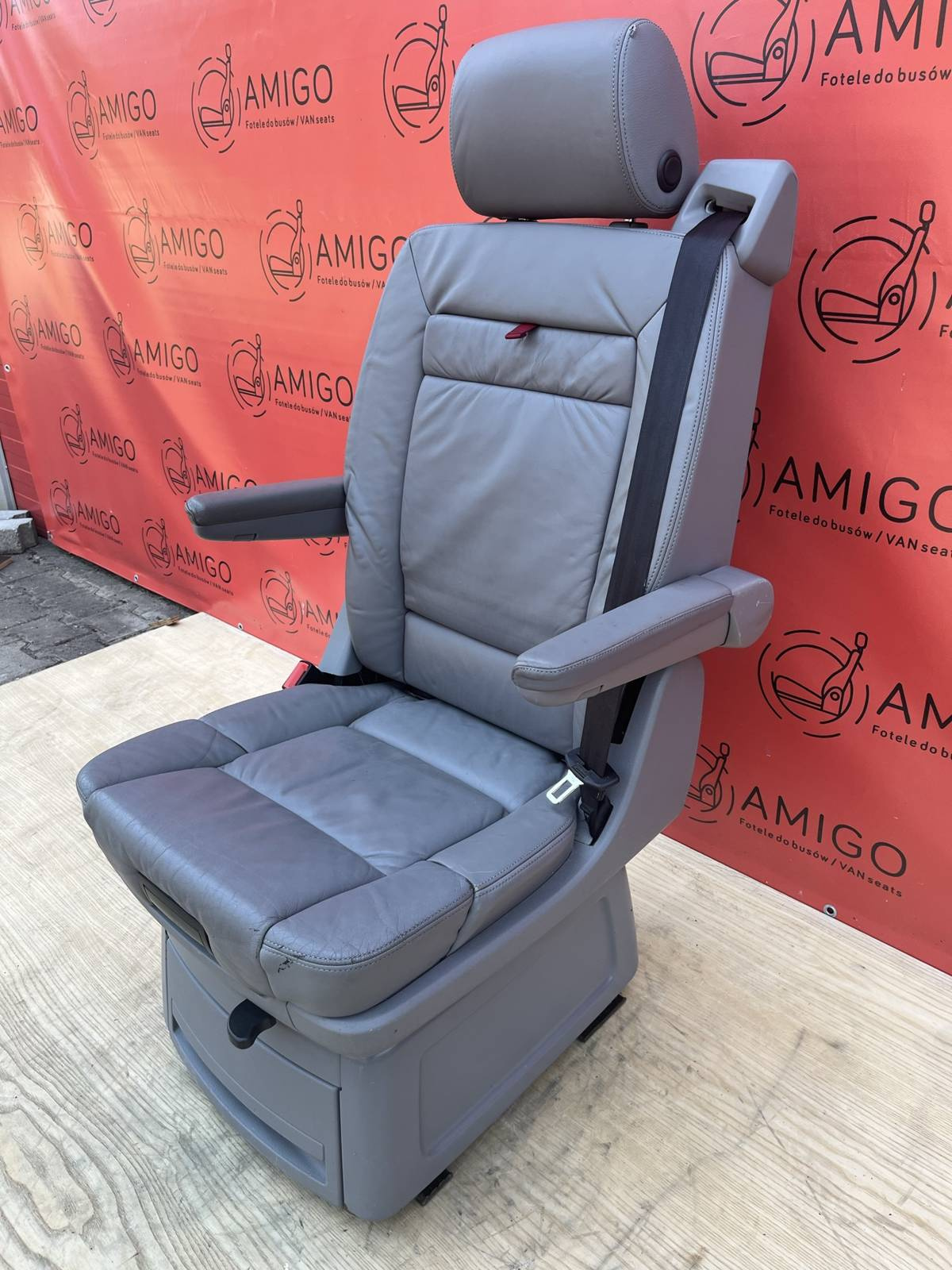 Seat VW T5 Multivan Caravelle Leather grey swivel rear for child T5