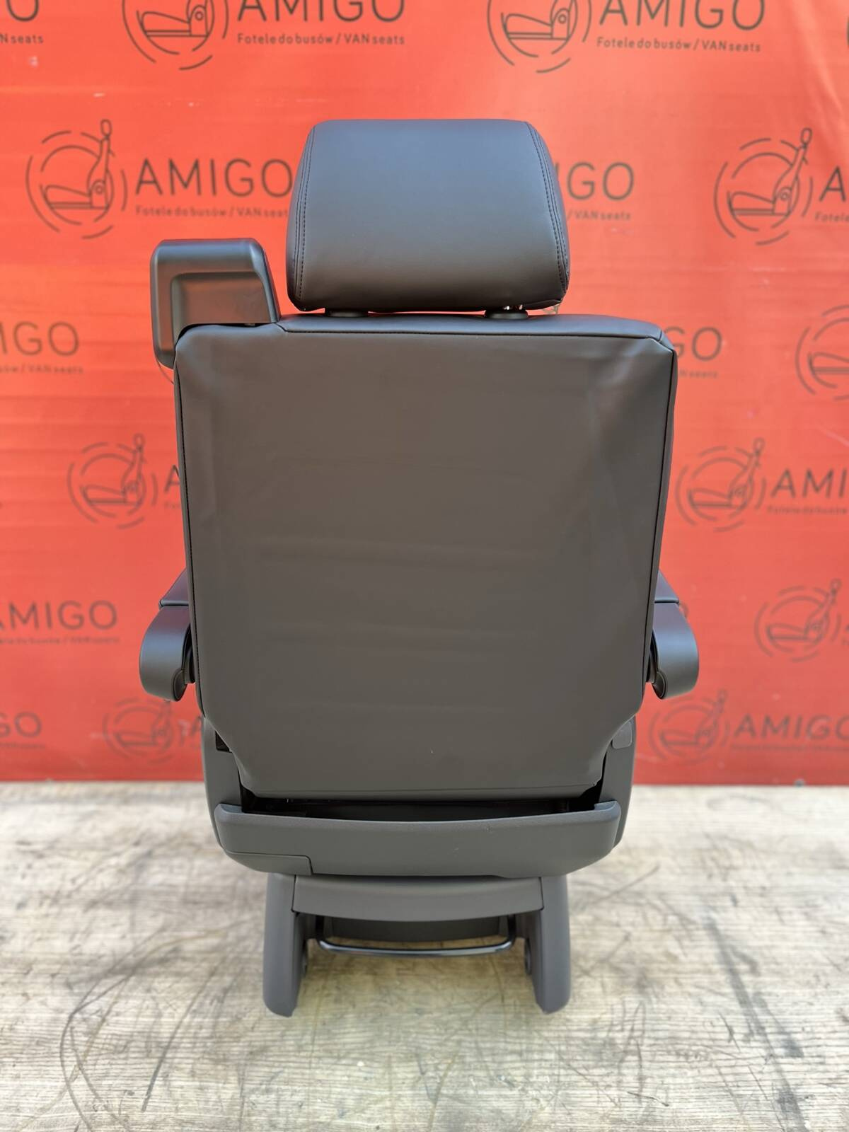 Seat VW T6 Multivan Caravelle black leather titan swivel rear t5