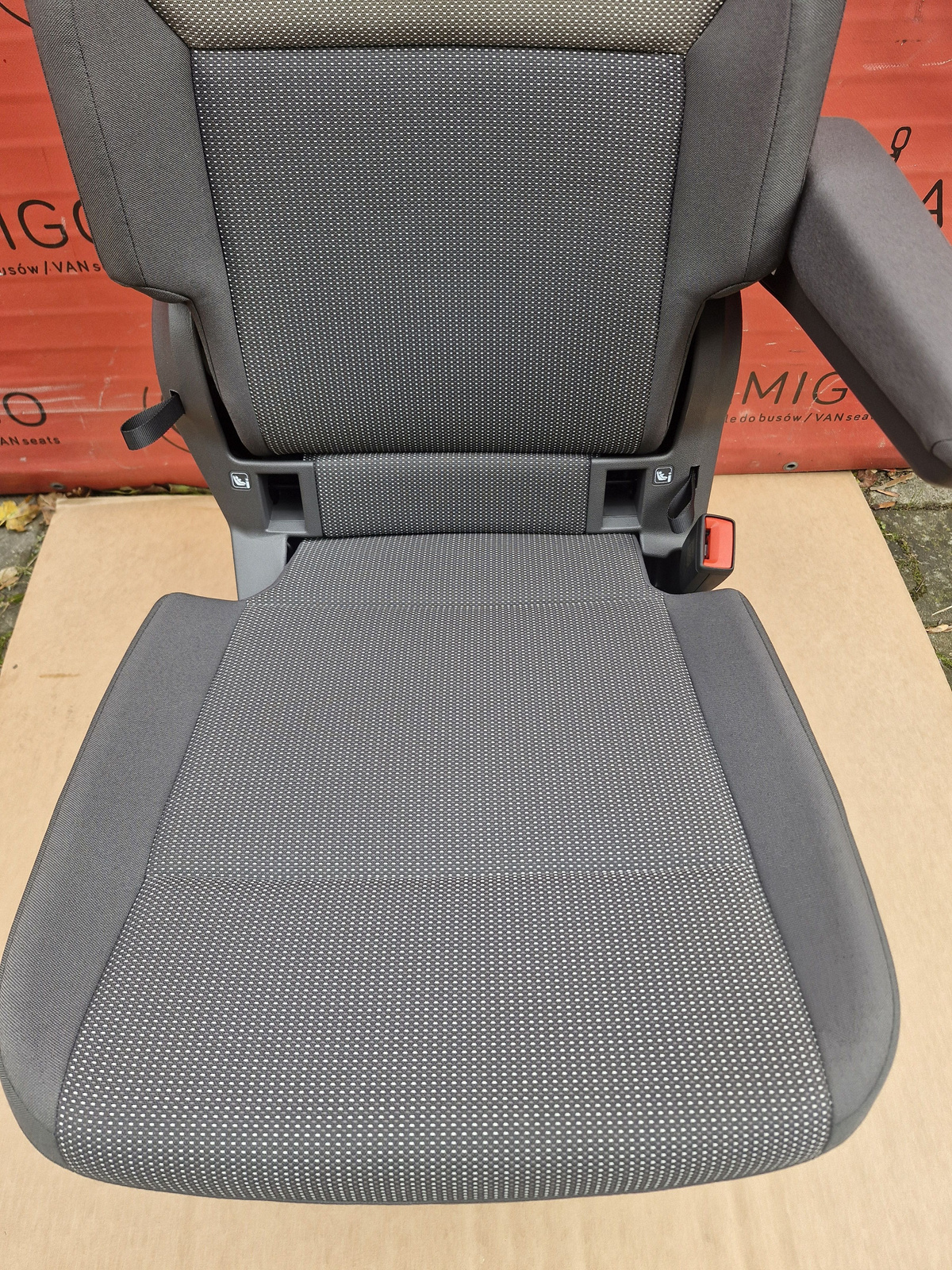Seat NEW VW Multivan rear single T7 Ribella Right