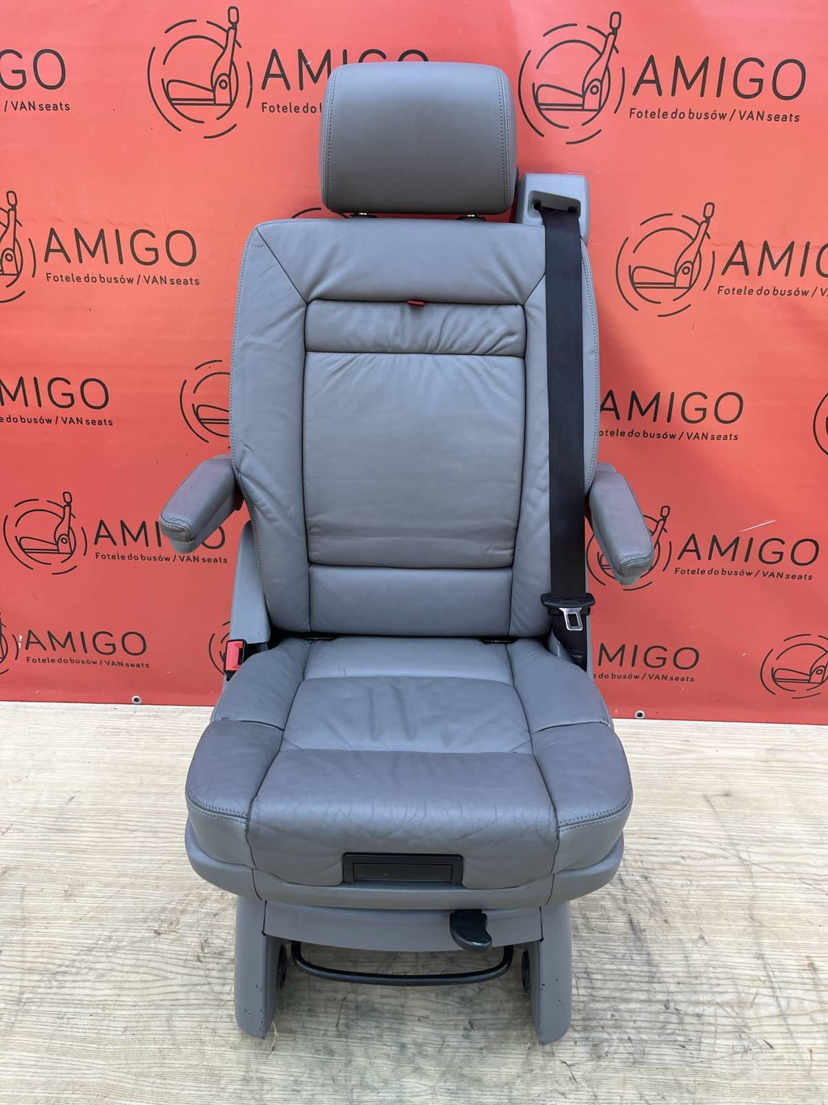 Seat VW T5 Multivan Caravelle Leather grey swivel rear for child T5