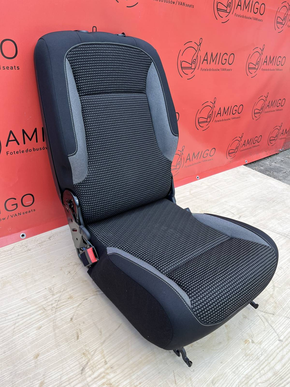 Seat single 2rd row middle Berlingo Doblò Combo Partner Rifter ProAce City