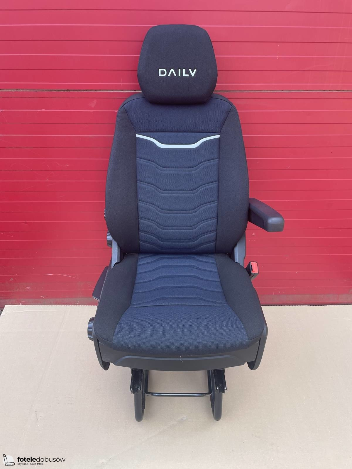 Iveco Daily VI 2014-2021 UK driver seat | EU passenger single seat Armrest