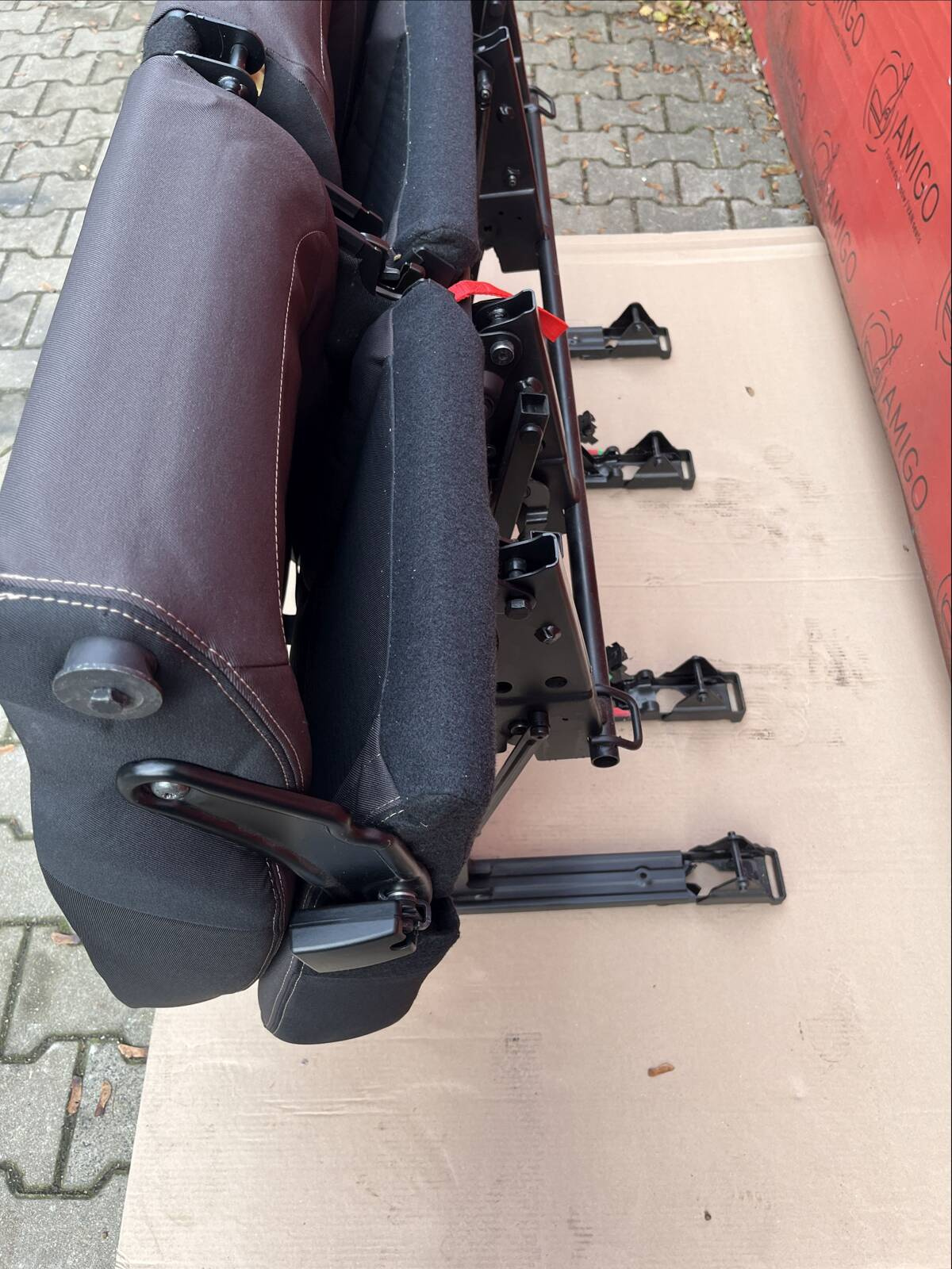 Seat triple bench Fiat Talento Trafic Opel Vauxhall Vivaro NV300 belts set