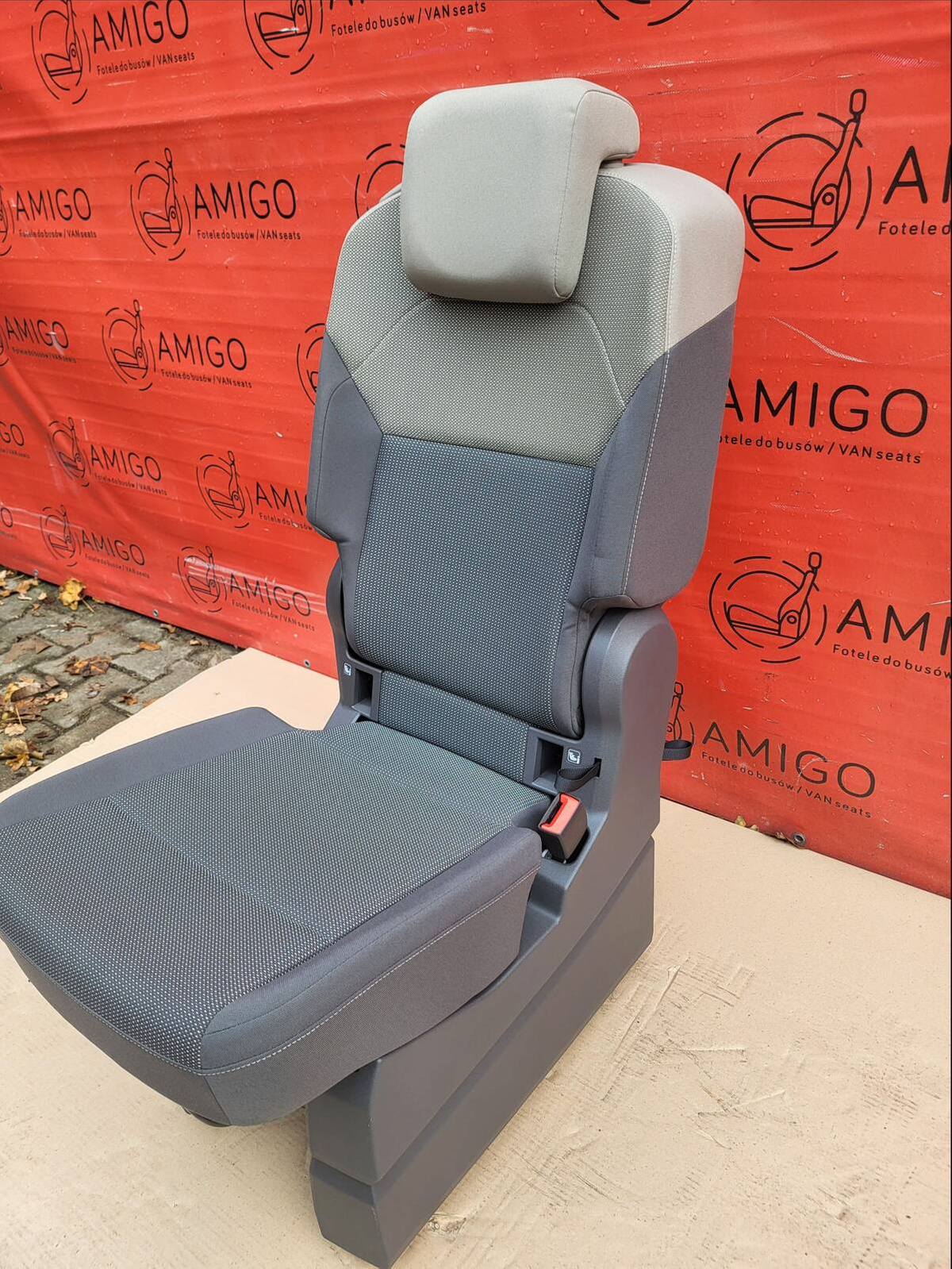 Seat NEW VW Multivan rear single T7 Ribella Right