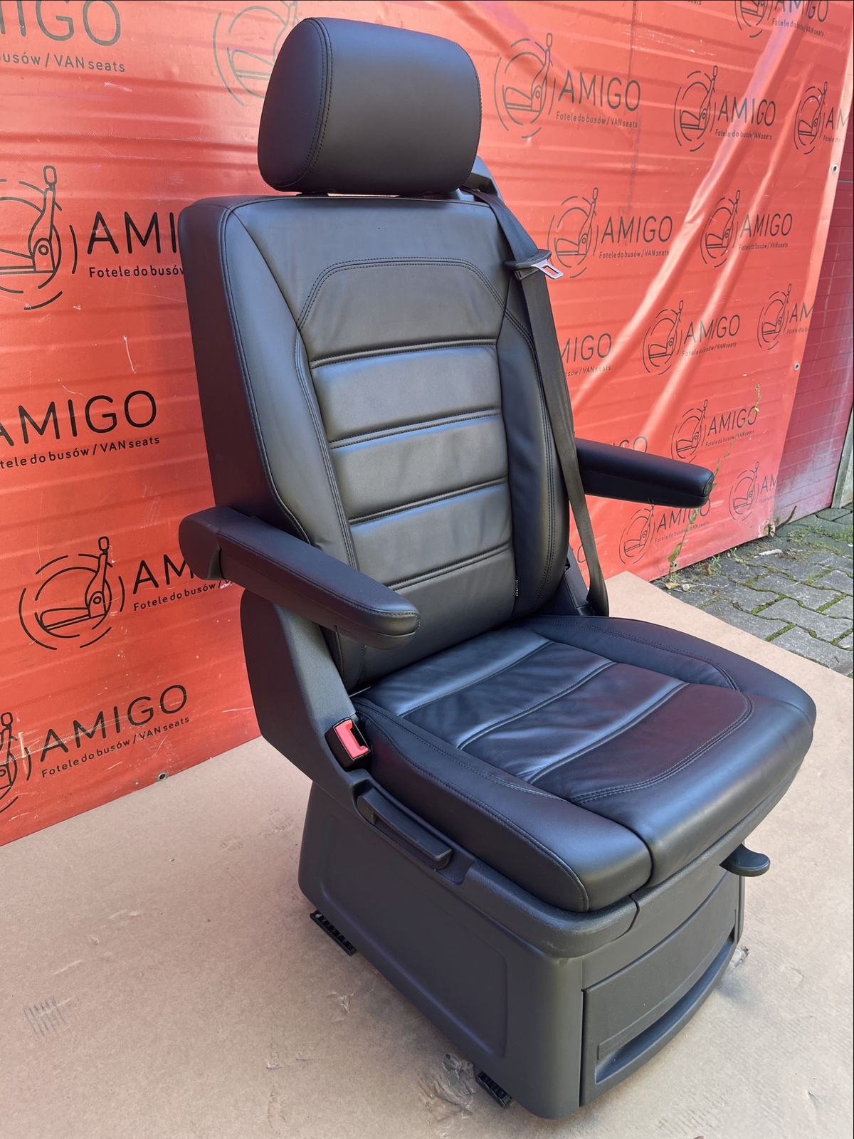 Seat VW T6 Multivan Caravelle black leather titan swivel rear t5