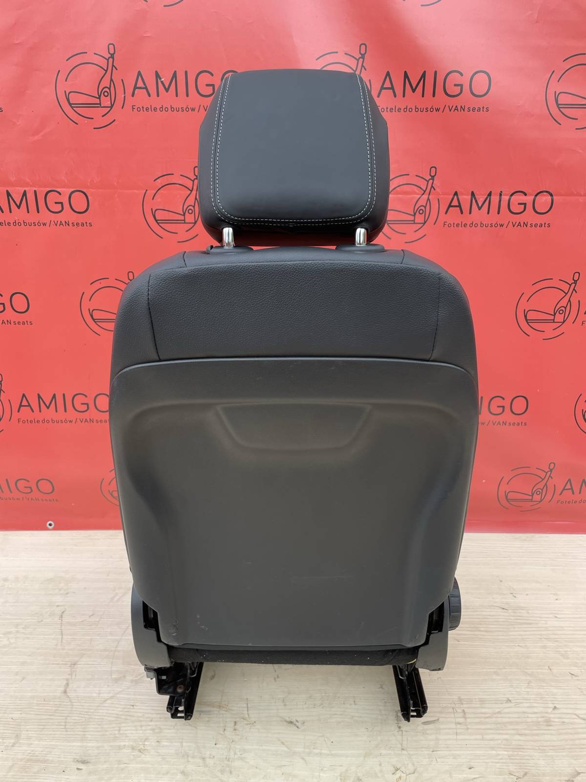 Seat Mercedes Vito W447 EU passenger | UK driver adjustments Leatherette