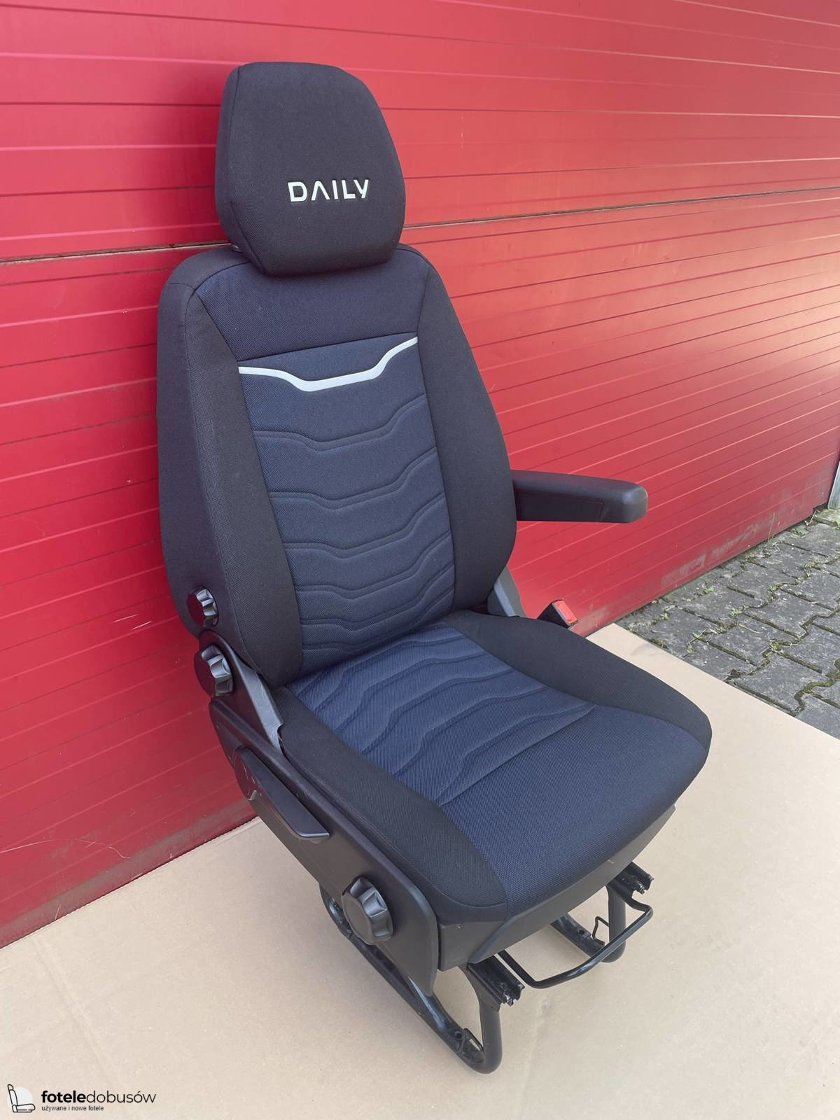 Iveco Daily VI 2014-2021 UK driver seat | EU passenger single seat Armrest