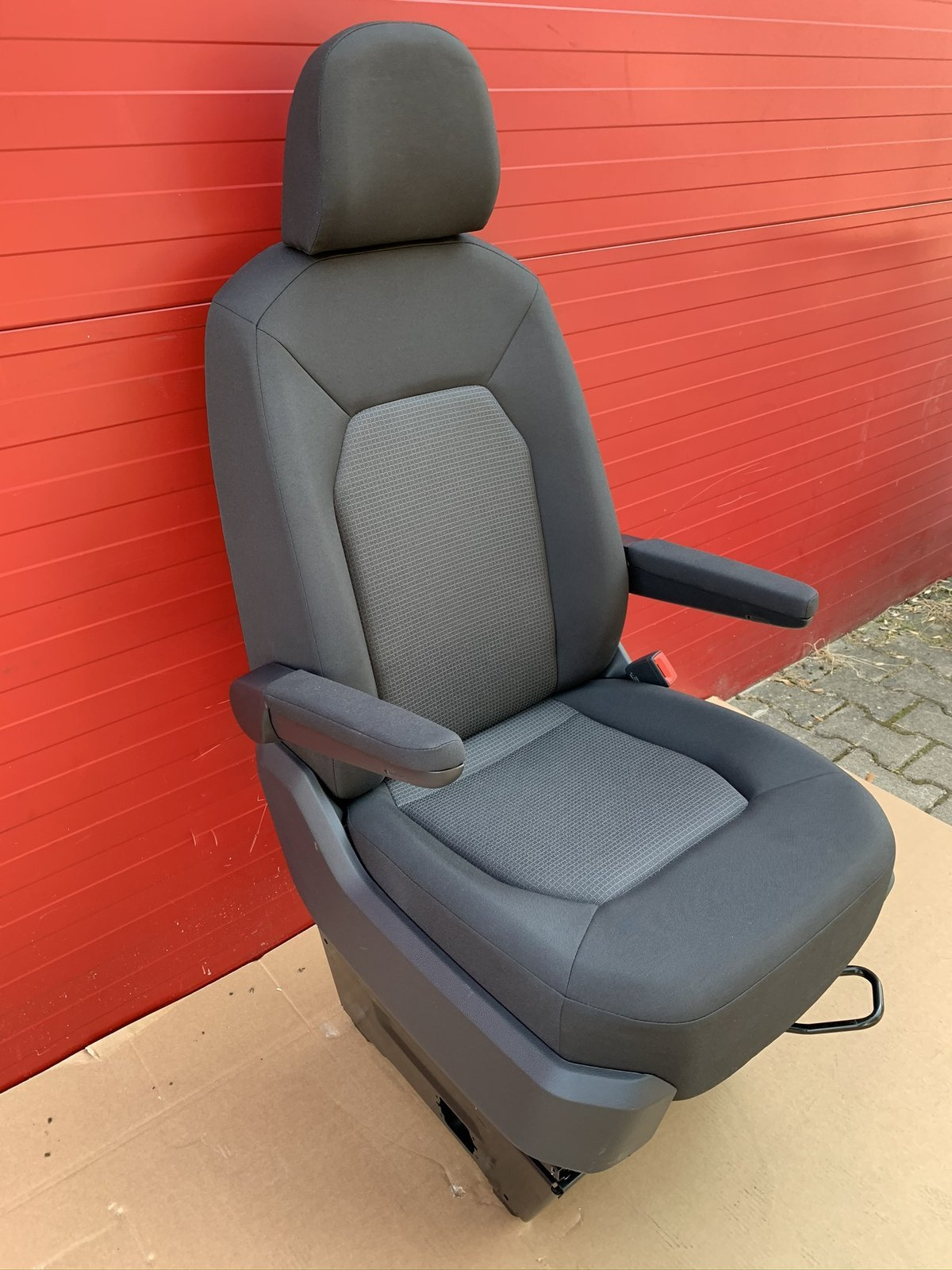 Seat MAN TGE VW Crafter II 2016-2020 driver seat armrests heated | EU passenger