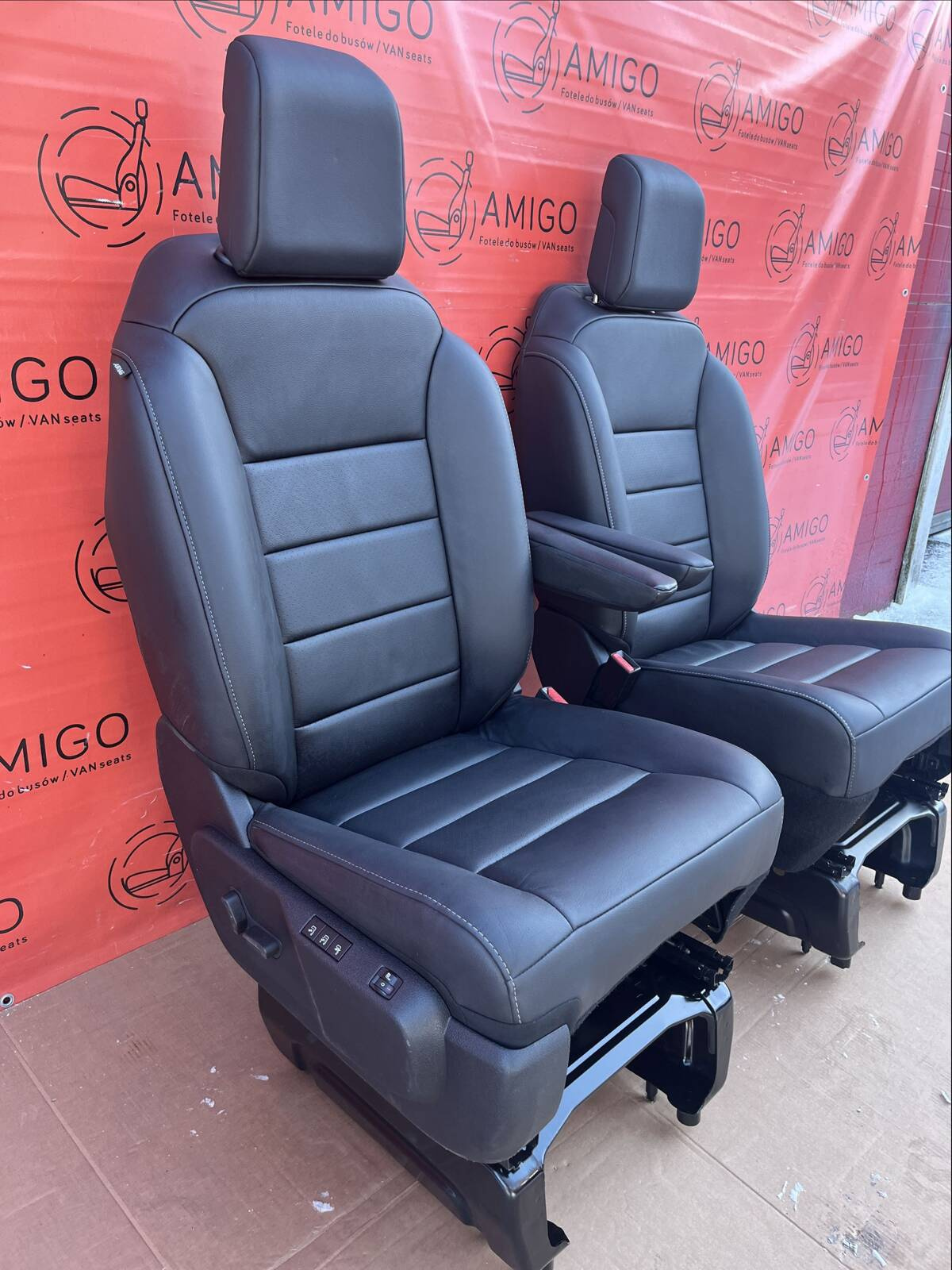 Front passenger driver seats leather Peugeot Traveller Proace Spacetourer Expert Jumpy Zafira Vivaro Scudo
