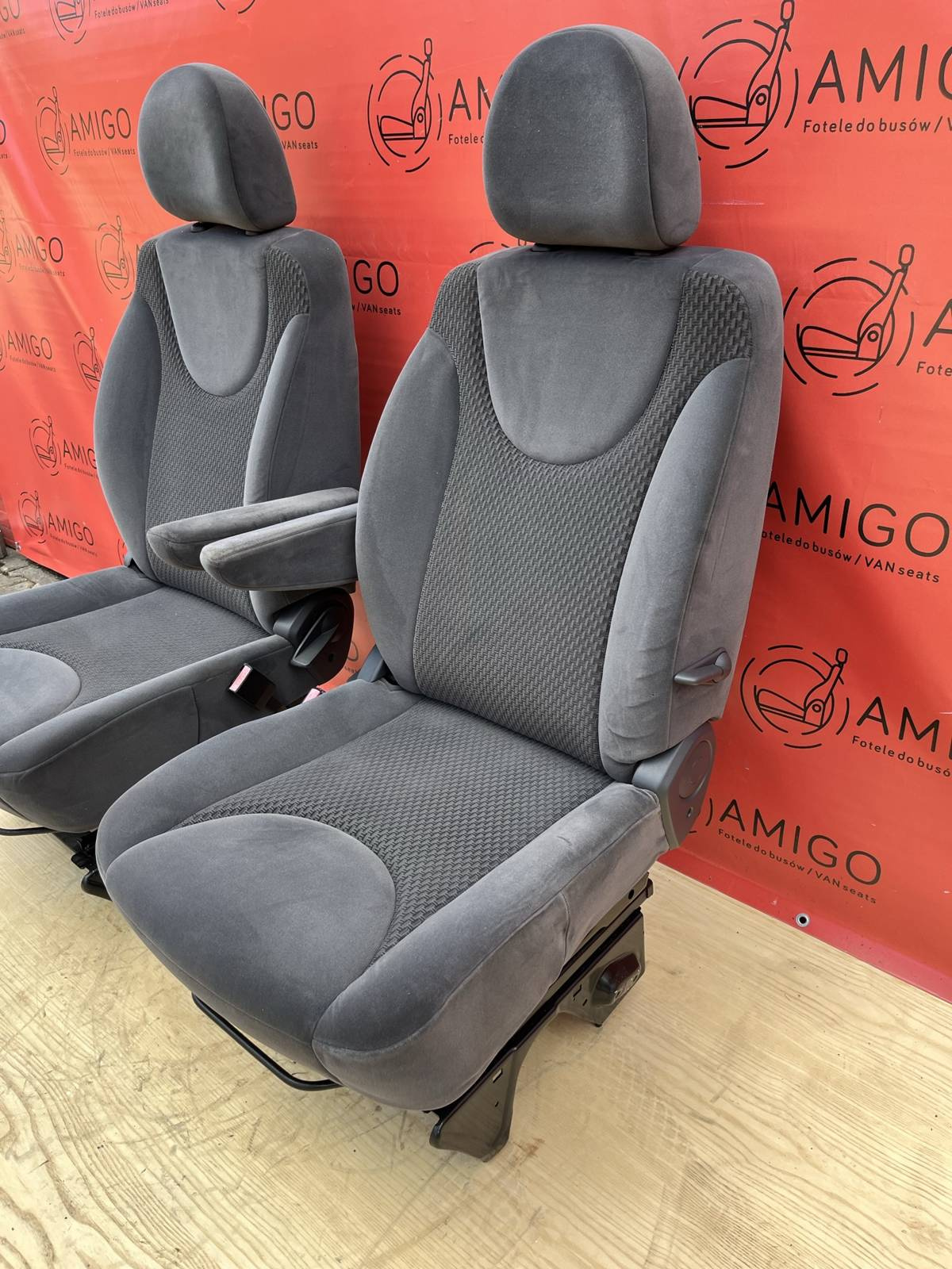 Front seats Set Driver Passenger Peugeot Expert II Dispatch Jumpy Proace 2006-2016