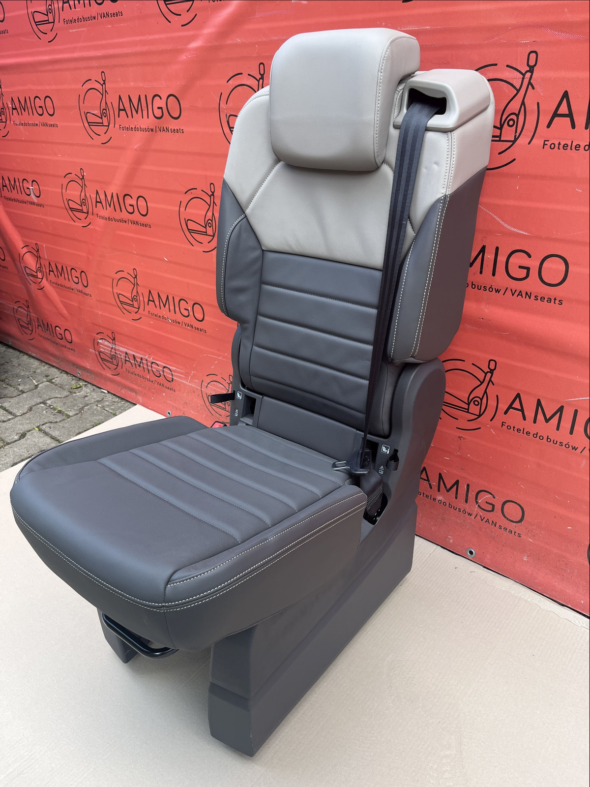 Seat NEW VW Multivan single middle with seatbelt T7 Leather Savona
