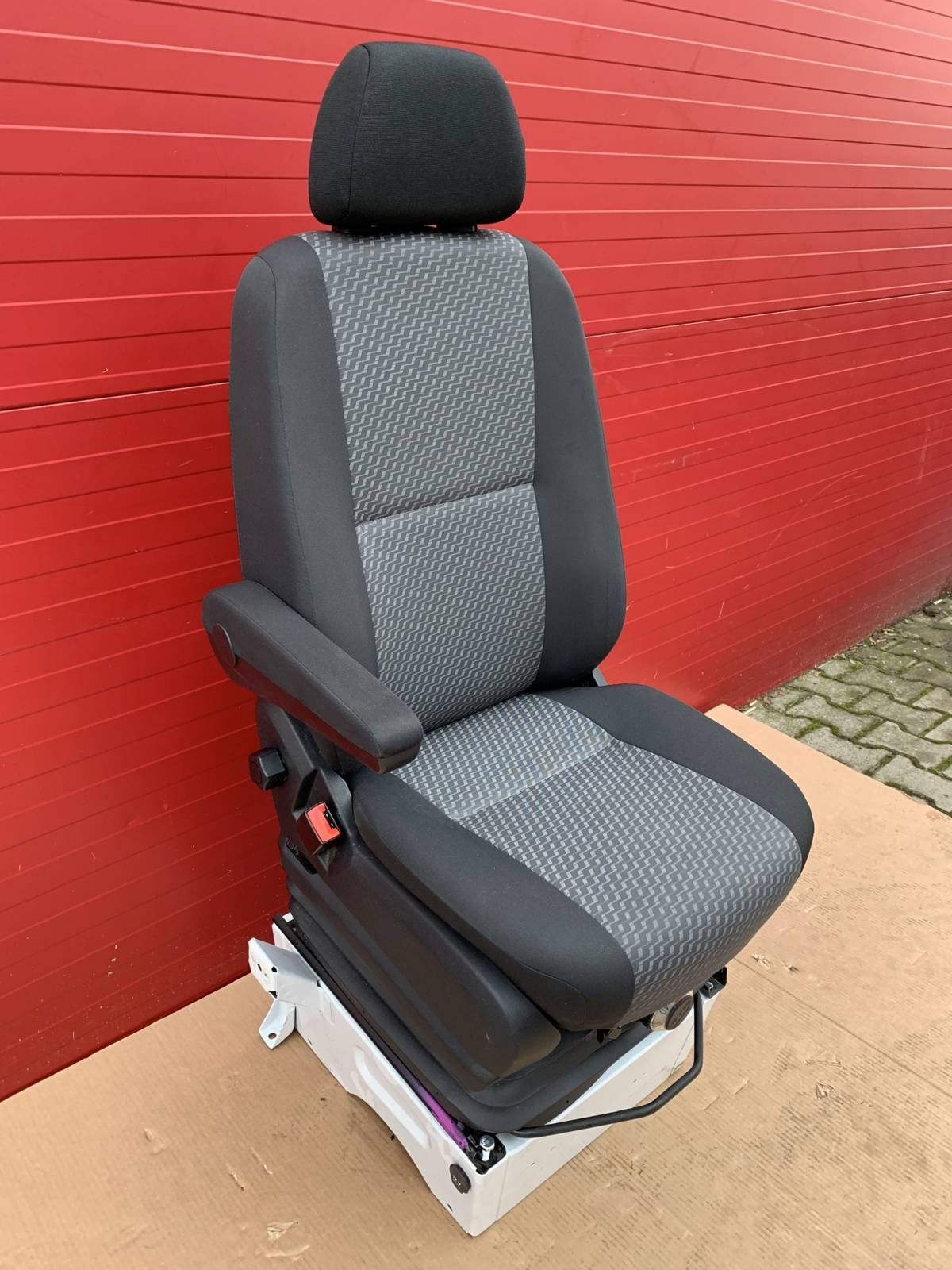 Seat VW Crafter I UK passenger EU driver Tasamo adjustments suspension pumped