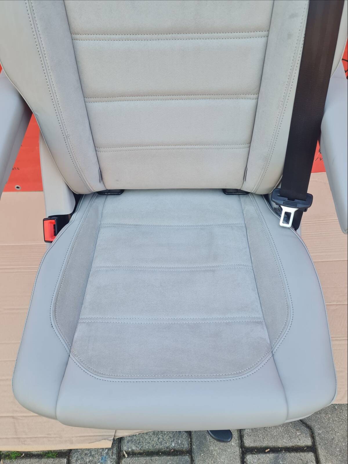 VW T6 Seat Multivan Rear Swivel Seat Single Seat Moonrock ISOFIX T5