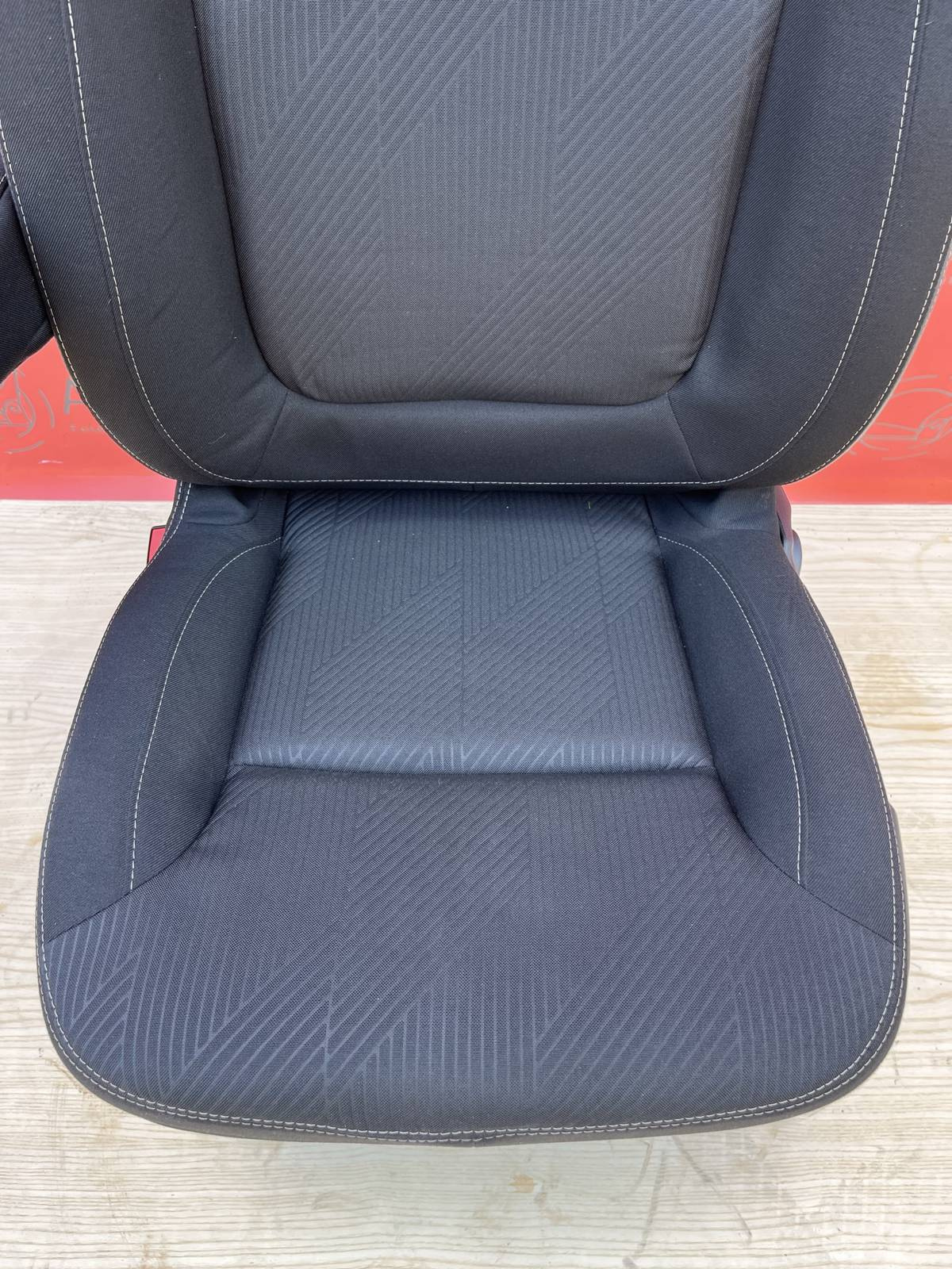 Seat UK passenger | EU driver Renault Trafic Opel Vauxhall Vivaro NV300 Talento armrest airbag