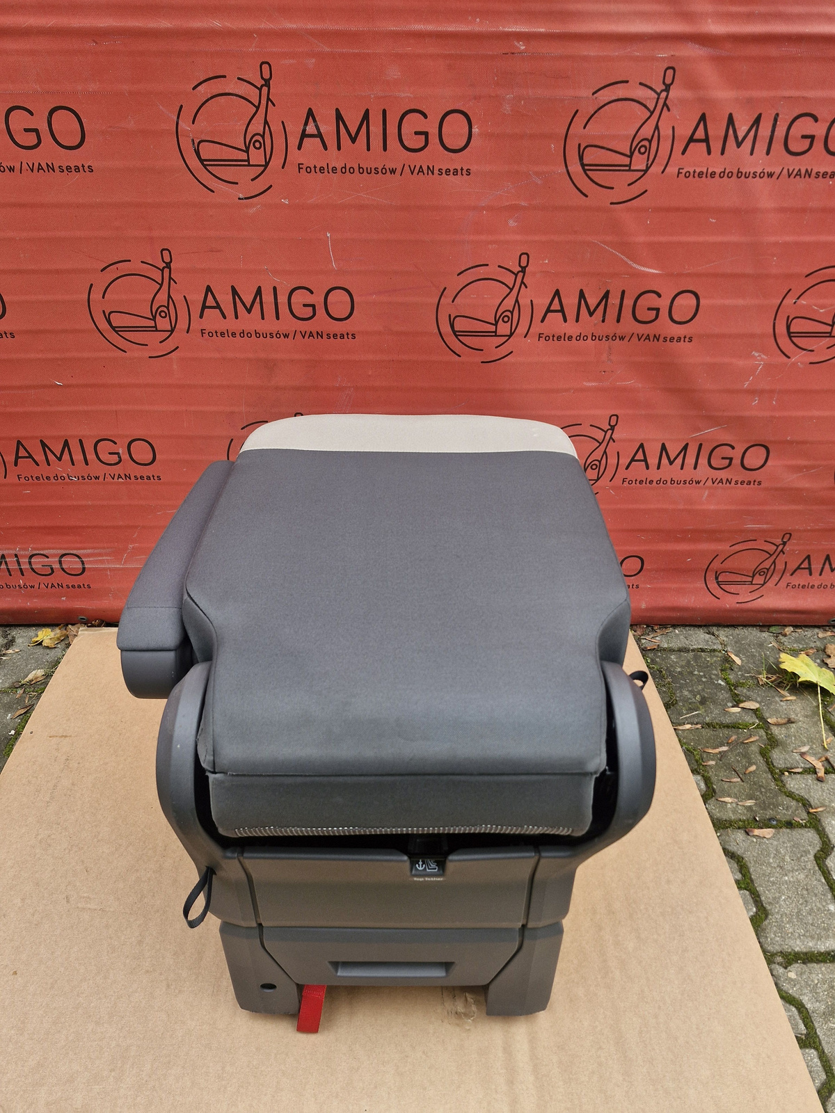 Seat NEW VW Multivan rear single T7 Ribella Right