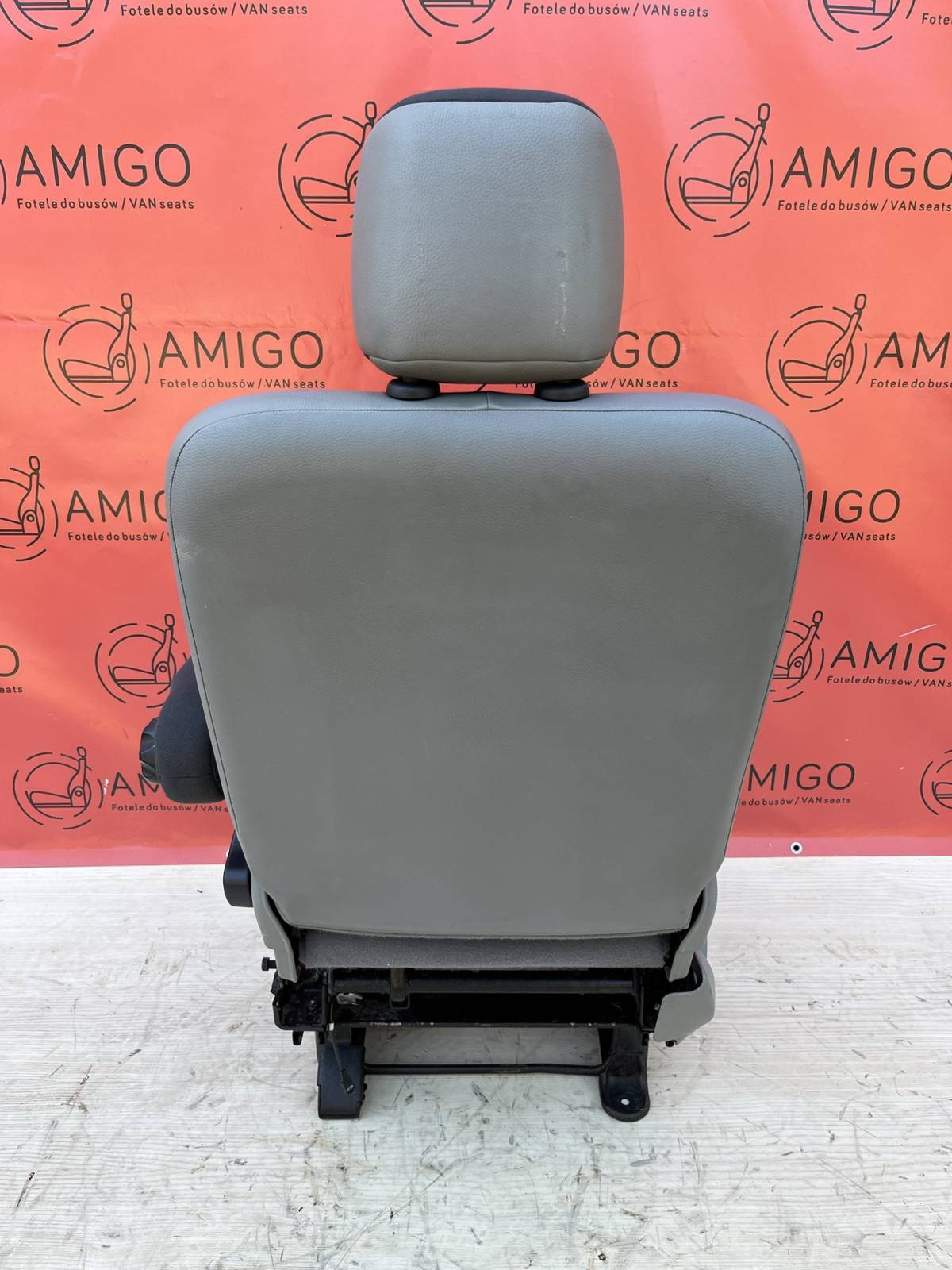 Seat EU passenger | UK driver Renault Trafic Opel Vauxhall Vivaro Nissan Primastar 2001-2014