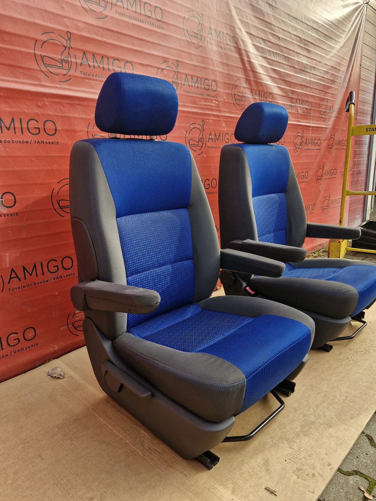Driver passenger Captain seats seat airbag VW T5 blue DUO Caravelle