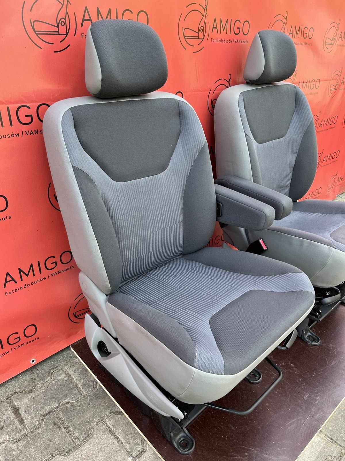 Seat driver passenger Renault Trafic Vauxhall Vivaro Nissan Primastar 2001-2014