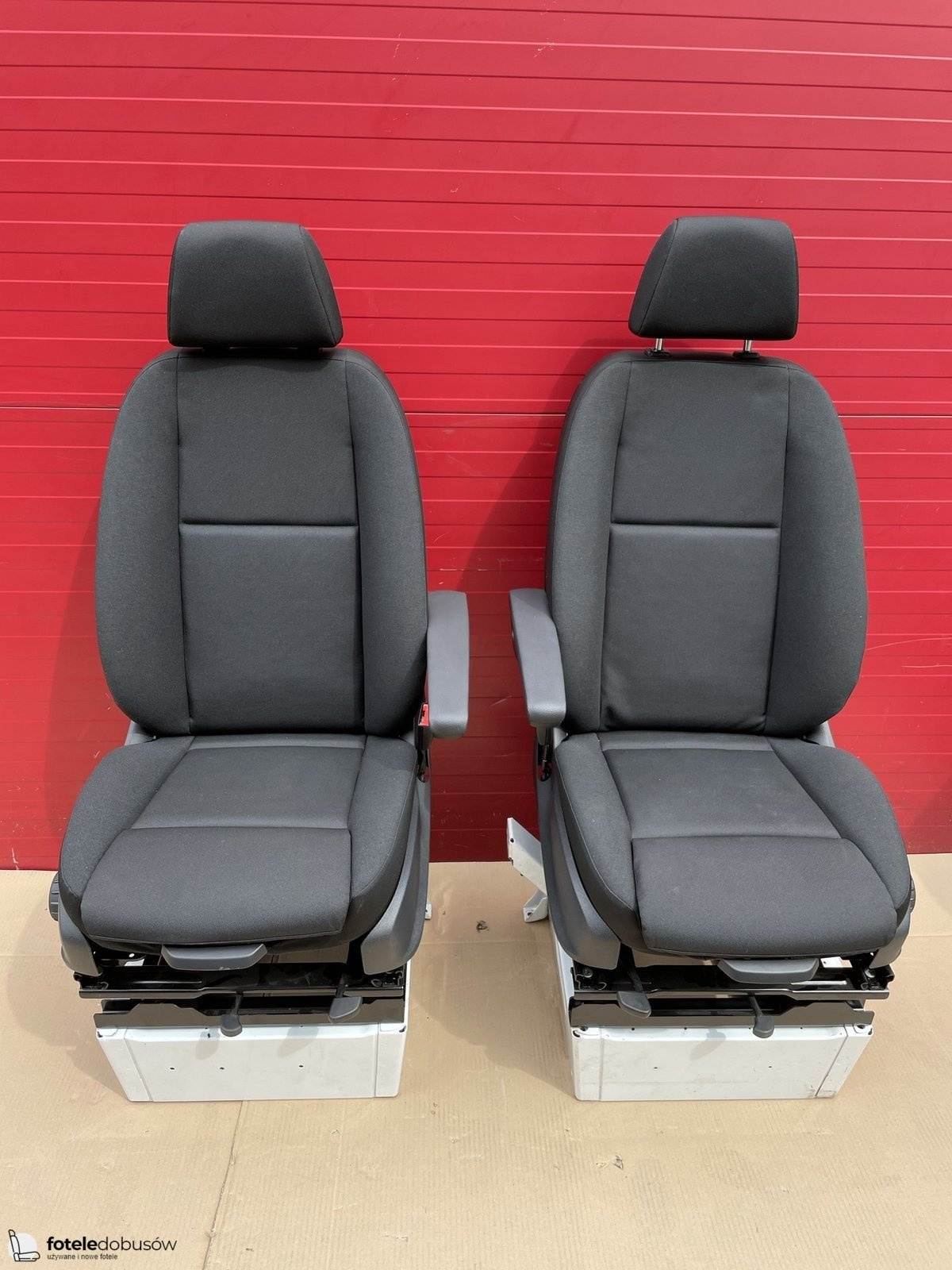 Seats Mercedes Sprinter W907 passenger driver adjustments comfort SWIVEL Maturin