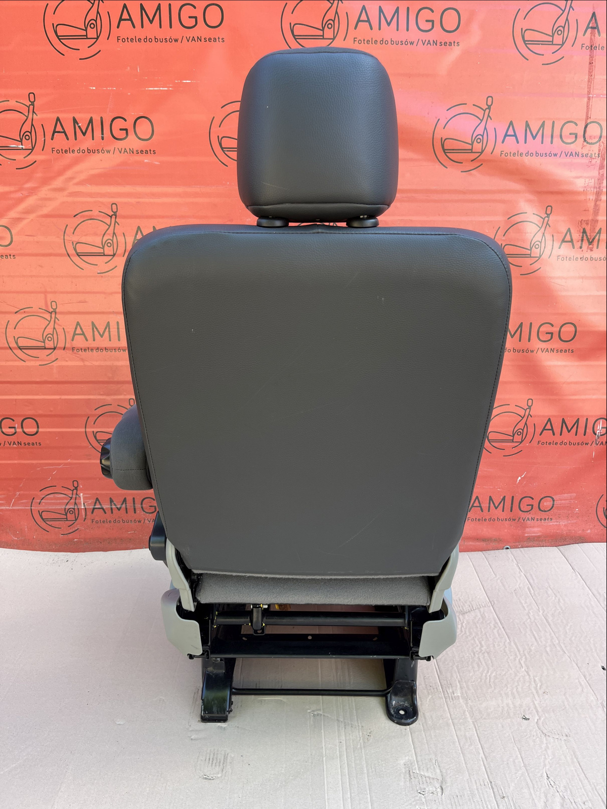 Seat EU passenger | UK driver Renault Trafic Opel Vauxhall Vivaro Nissan Primastar 2001-2014