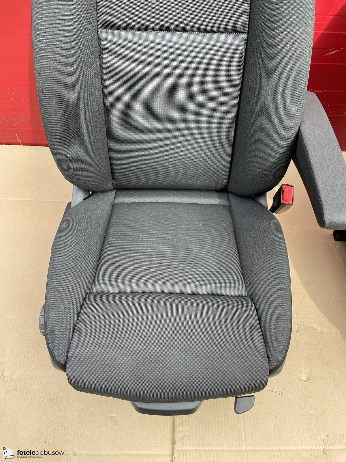 Seats Mercedes Sprinter W907 passenger driver adjustments comfort SWIVEL Maturin