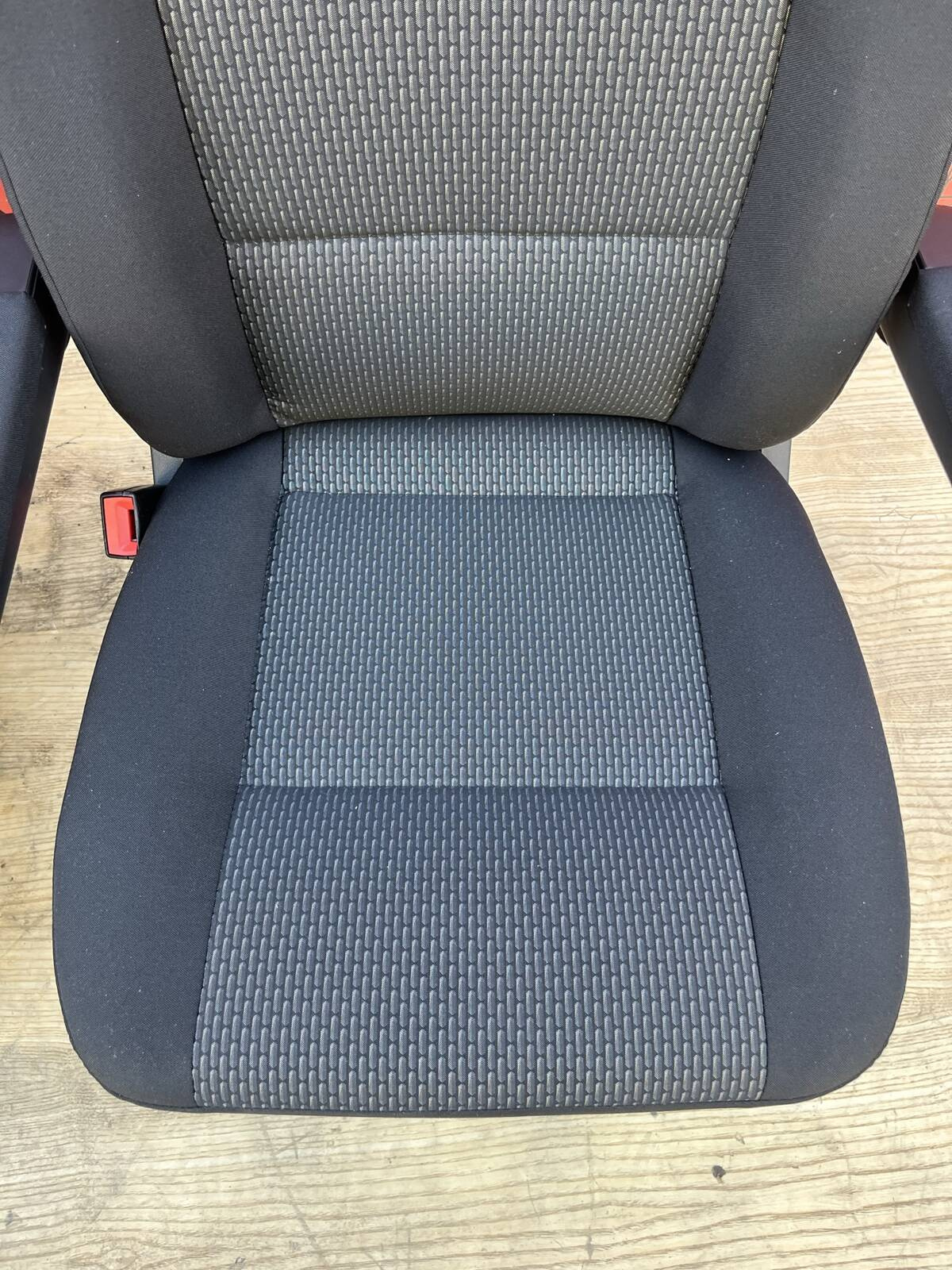 Driver passenger Captain genuine swivel seats seat VW T6.1 California Bricks
