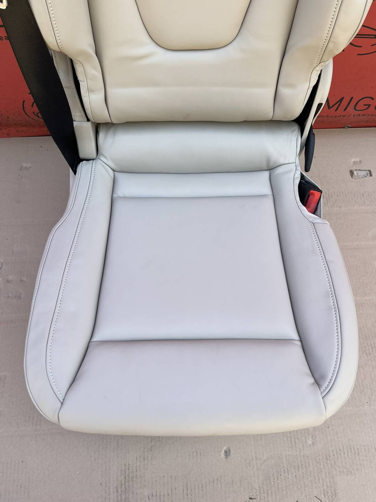 Seat single rear left side Mercedes V-class W447 Leather Nappa silk-beige (VY9)