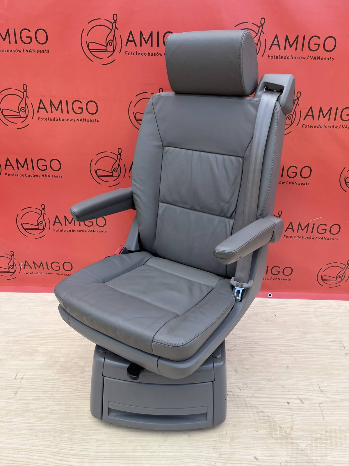 Seat single VW T5 Multivan Caravelle grey leather rear t6 swivel