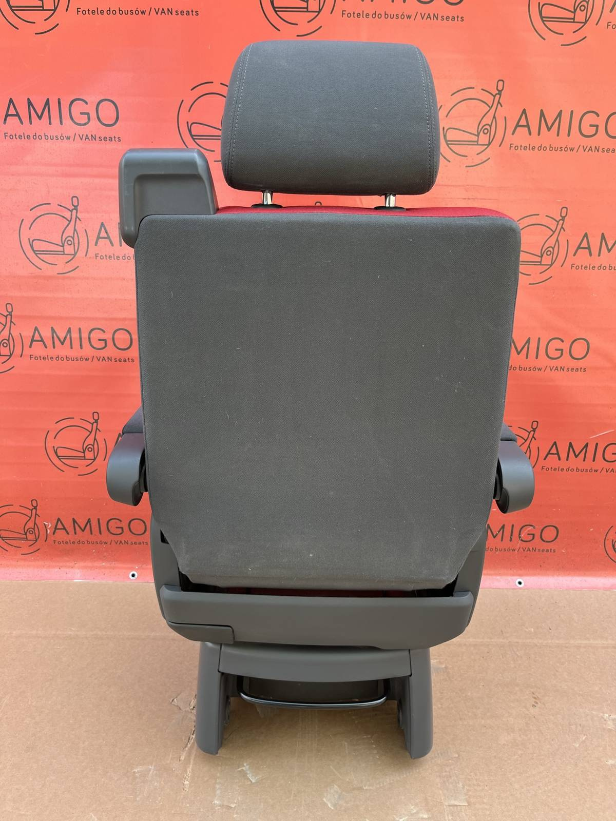 Seat single VW T5 Multivan Caravelle Anthracite Duo Red rear t6 swivel