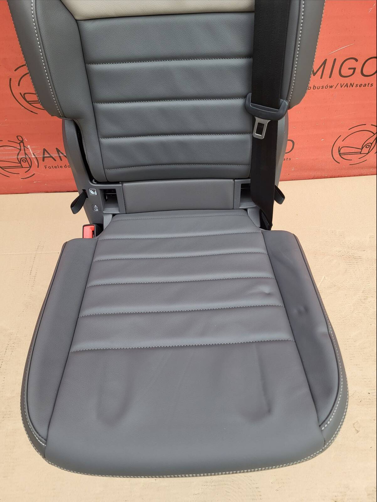 Seat NEW VW Multivan single middle with seatbelt T7 Leather Savona