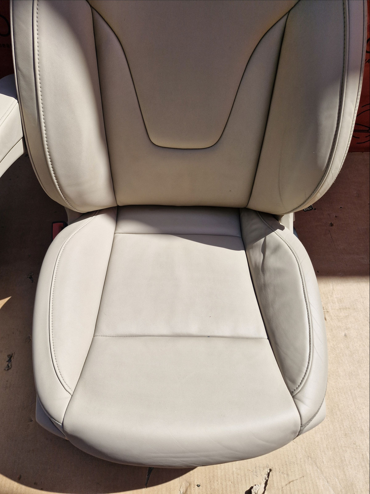 Seat Mercedes V class W447 driver passenger beige leather adjustments armrest