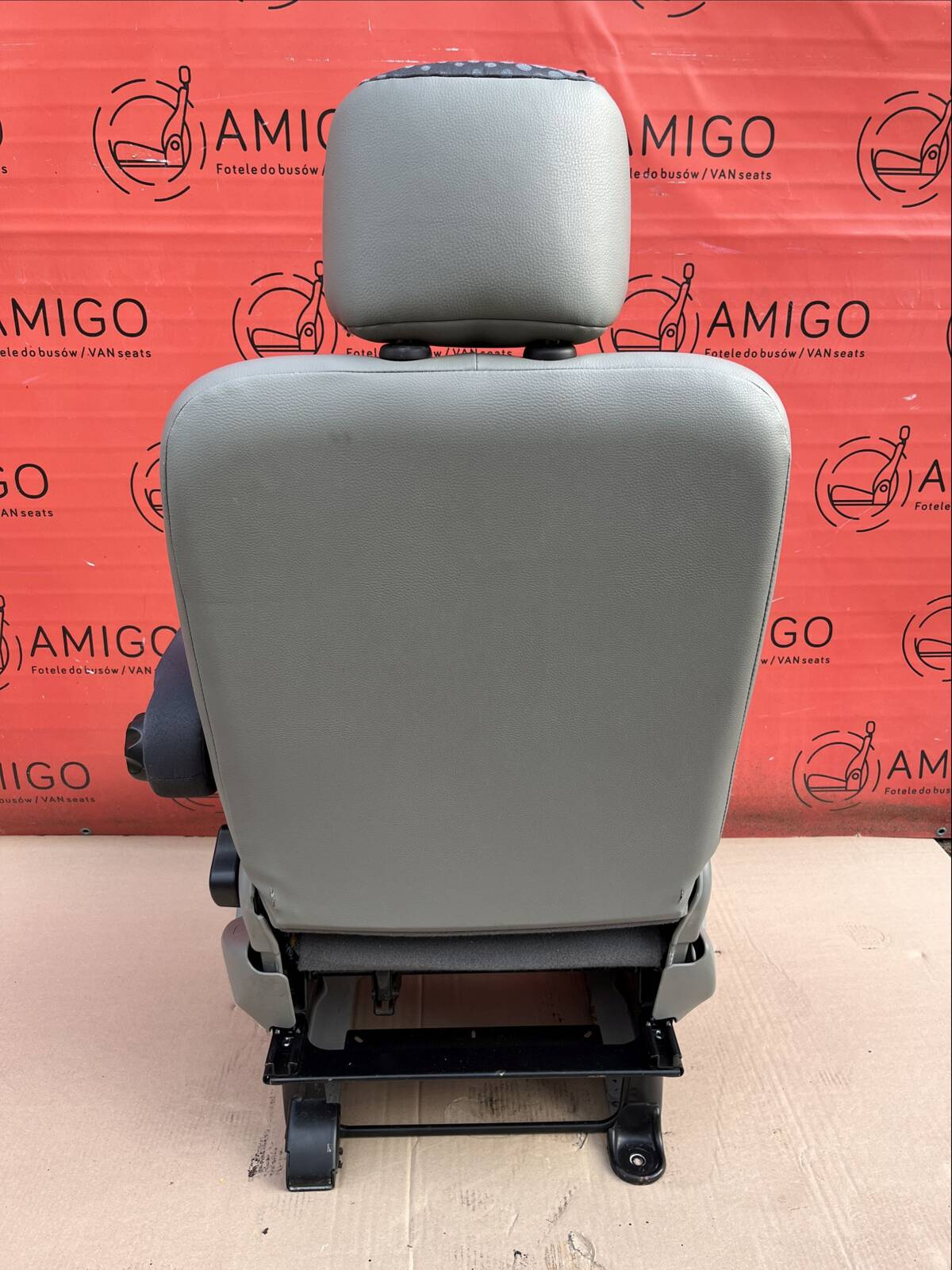 Seat EU passenger | UK driver Renault Trafic Opel Vauxhall Vivaro Nissan Primastar 2001-2014