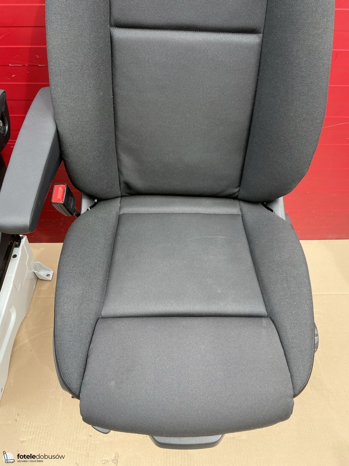 Seats Mercedes Sprinter W907 passenger driver adjustments comfort SWIVEL Maturin