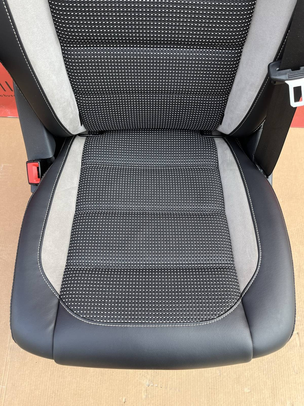 Seat VW T6 PanAmericana Multivan Caravelle Leather Mithy swivel rear T5 T6.1