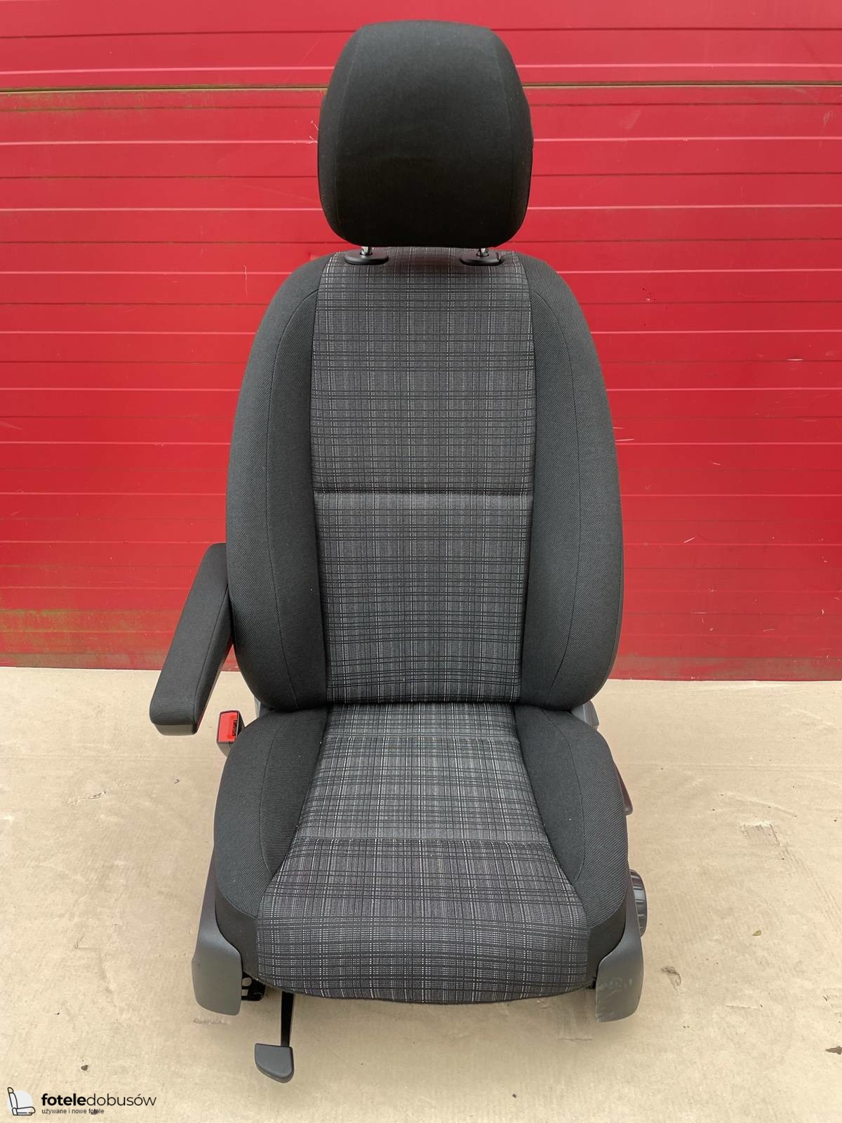 Seat Mercedes Vito W447 UK passenger | EU driver armrest adjustments Tunja