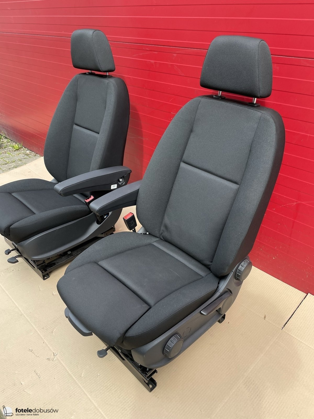 Seats Mercedes Sprinter W907 passenger driver adjustments comfort SWIVEL Maturin