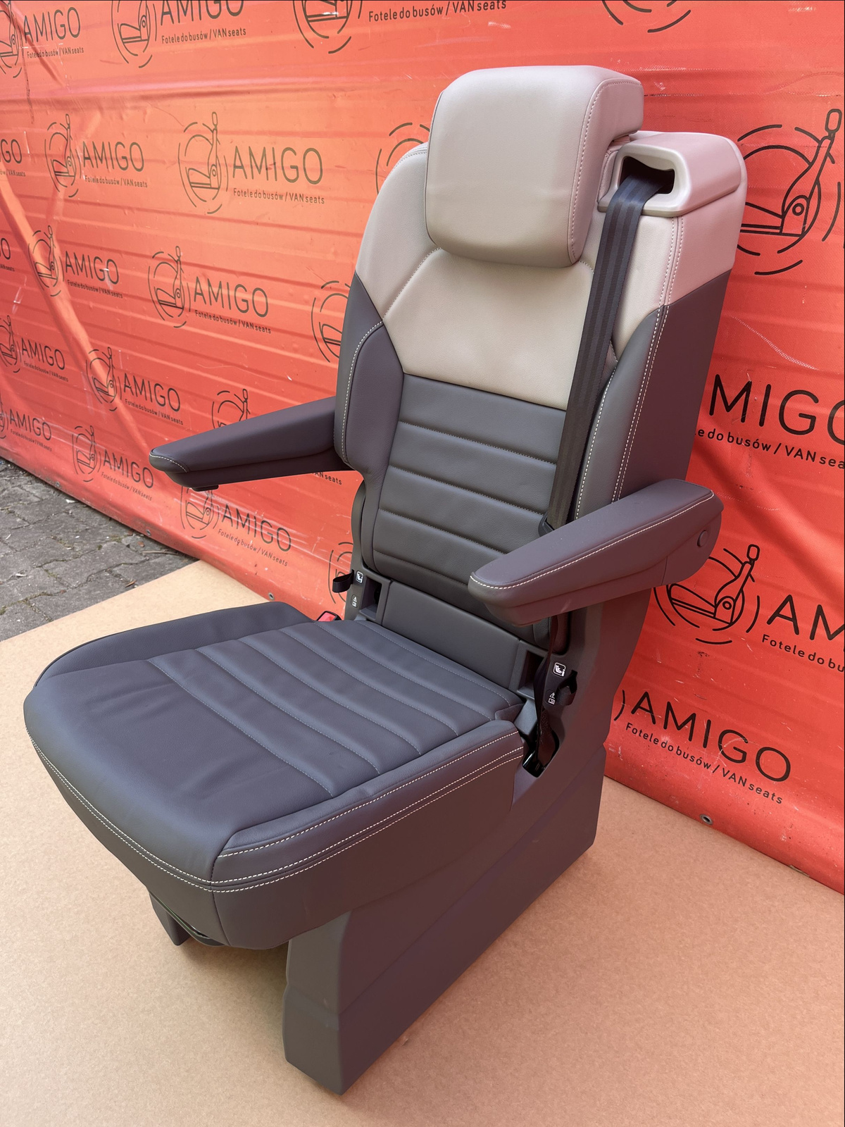 NEW VW Multivan single seat face to face with seatbelt T7 Leather Savona