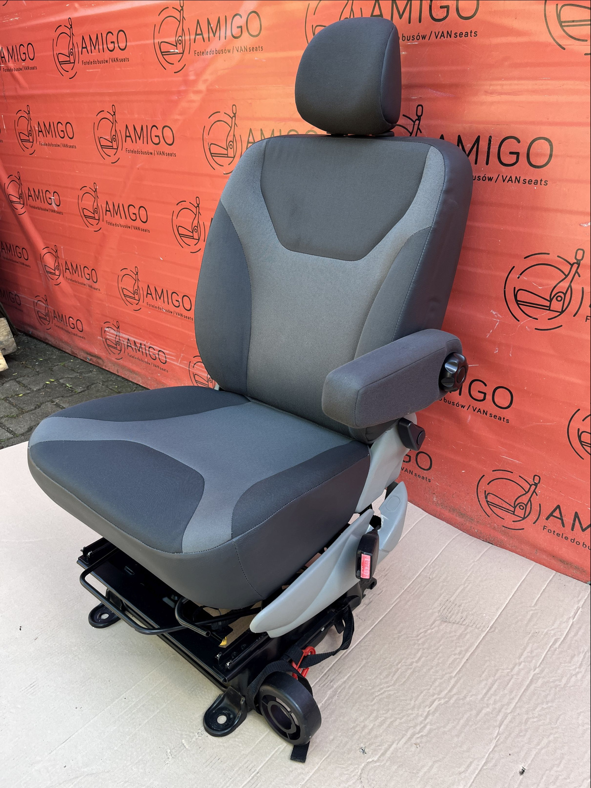 Seat EU passenger | UK driver Renault Trafic Opel Vauxhall Vivaro Nissan Primastar 2001-2014