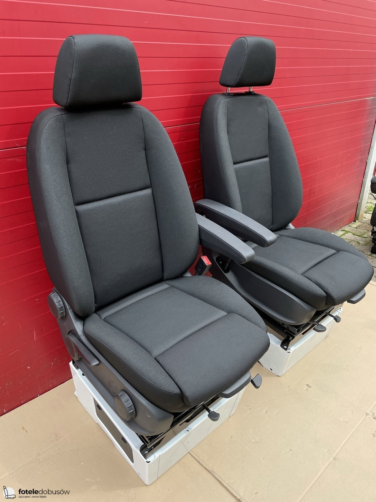 Seats Mercedes Sprinter W907 passenger driver adjustments comfort SWIVEL Maturin