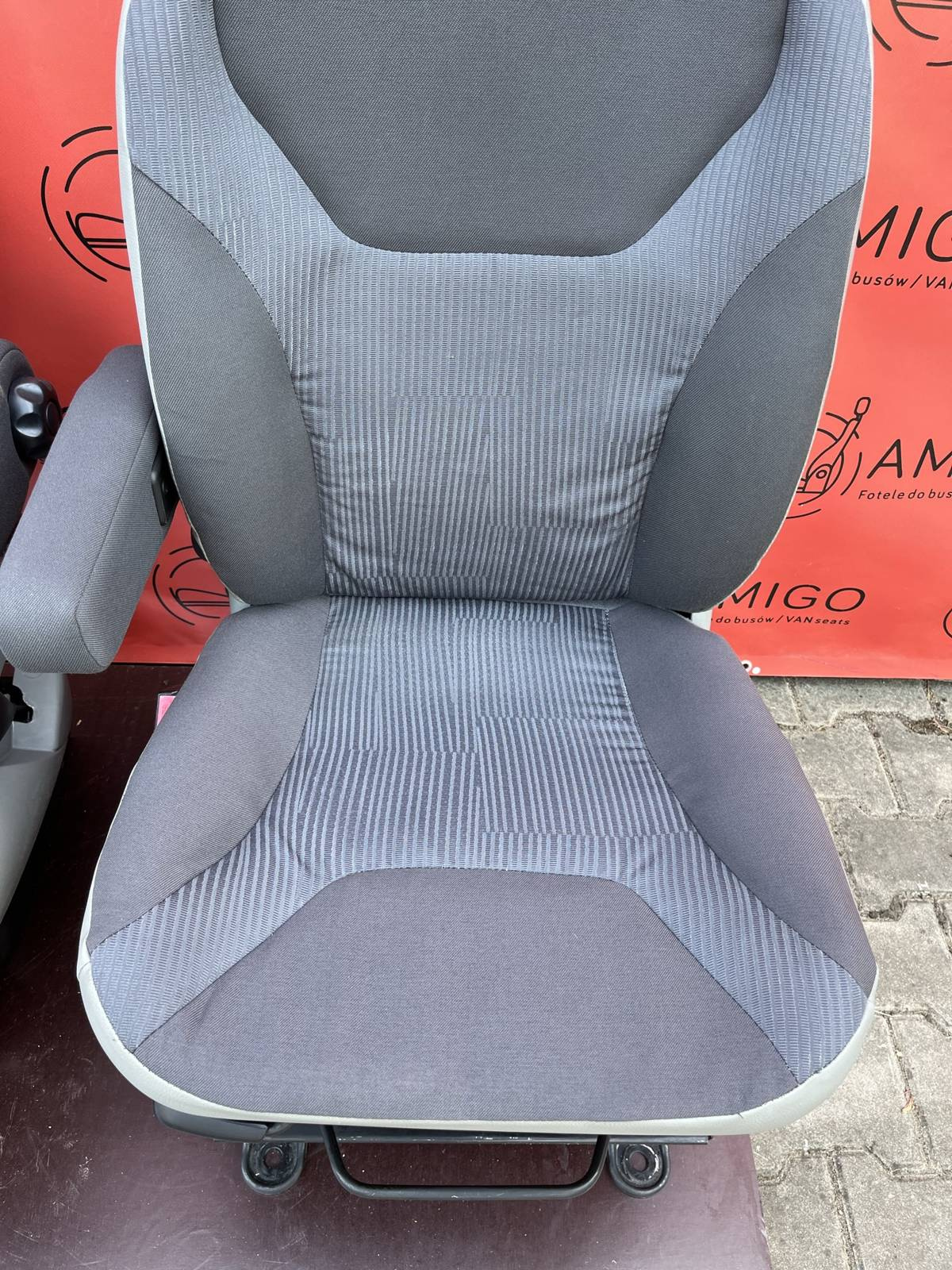 Seat driver passenger Renault Trafic Vauxhall Vivaro Nissan Primastar 2001-2014