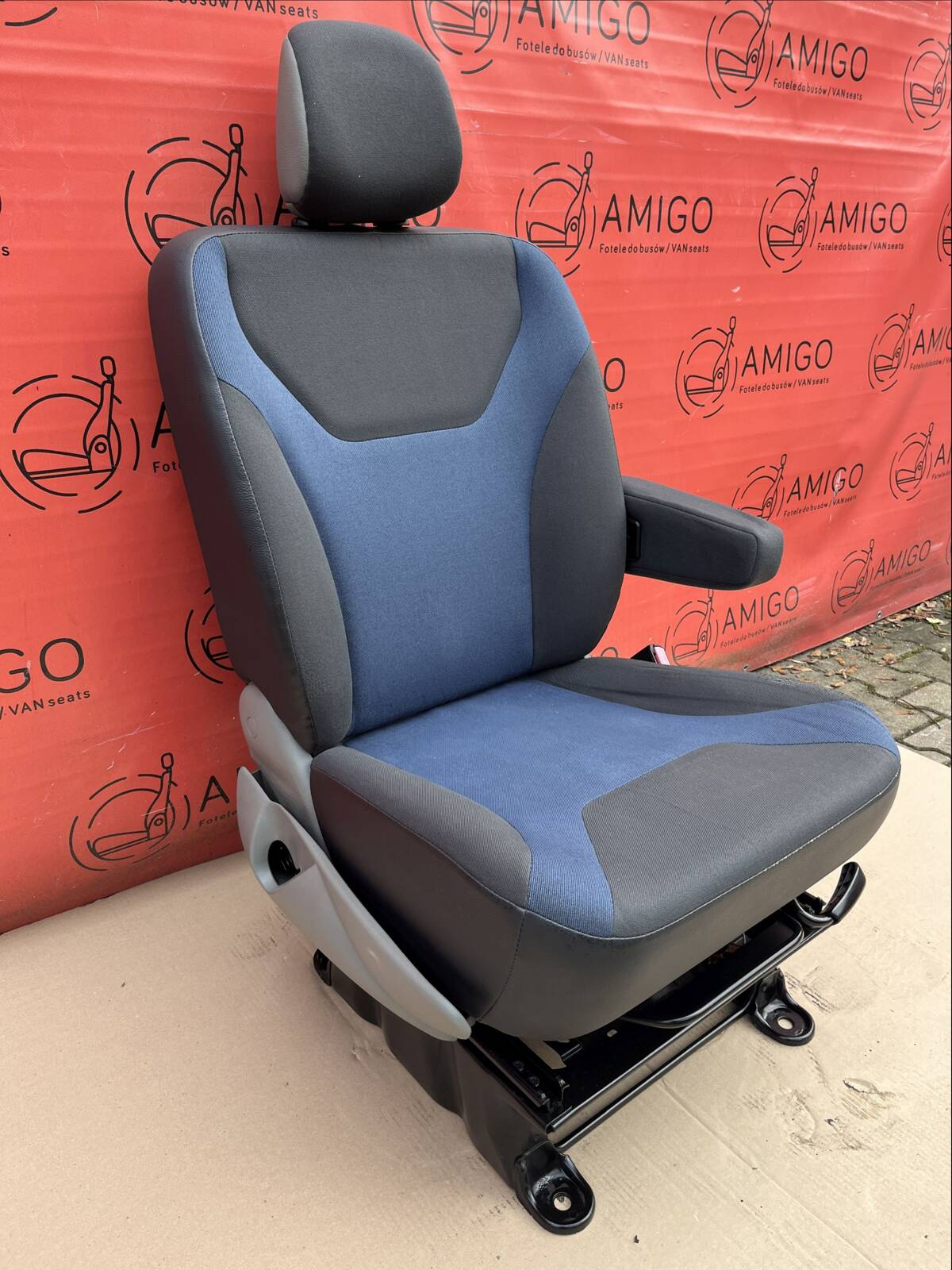 Seat EU passenger | UK driver Renault Trafic Opel Vauxhall Vivaro Nissan Primastar 2001-2014