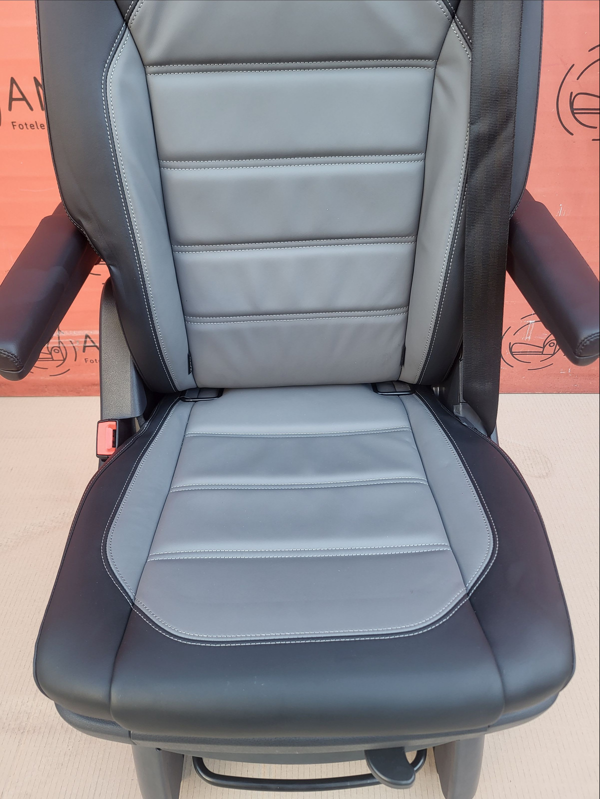 Seat VW T6.1 California Multivan Caravelle Titan black Palladium Art Velour swivel rear t5