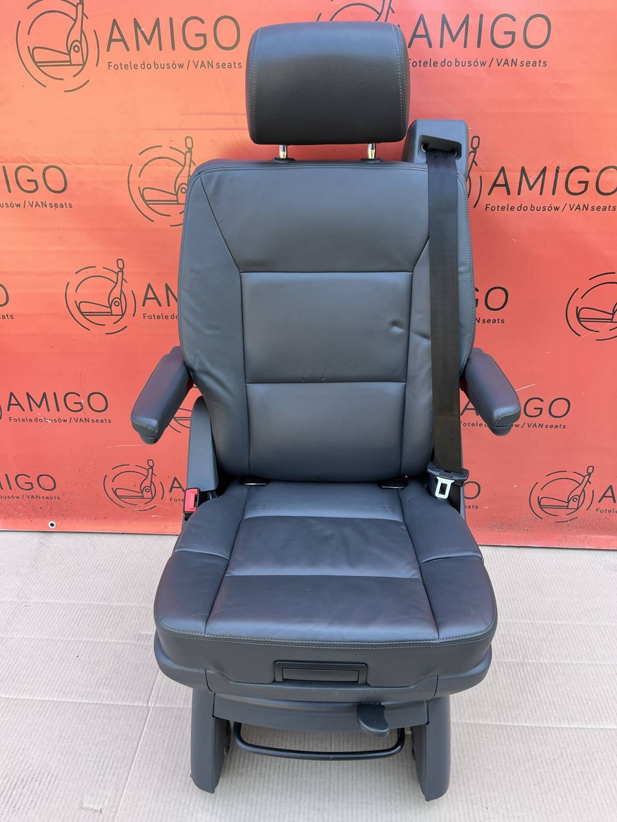 Seat VW T5.1 T5 Multivan Caravelle Leather anthracite swivel rear for child t6