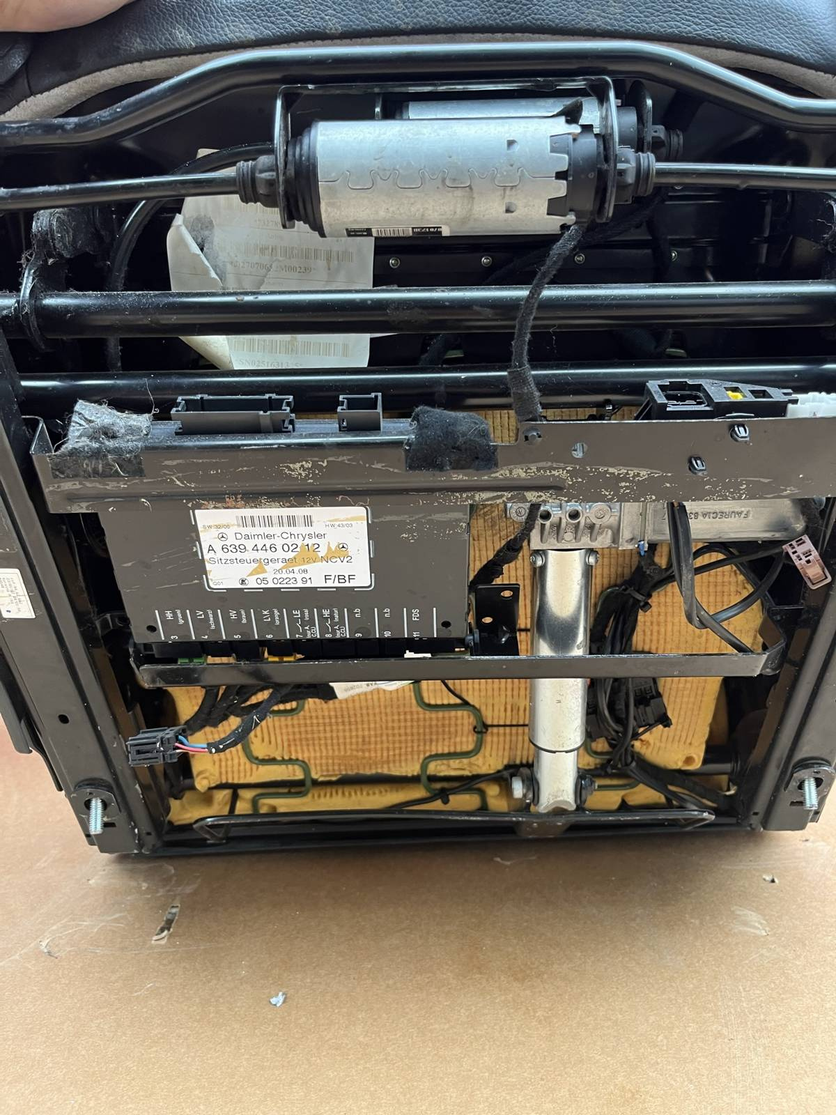 Seat Mercedes Viano Vito W639 driver passenger 2003-2014 armrest adjustments electric