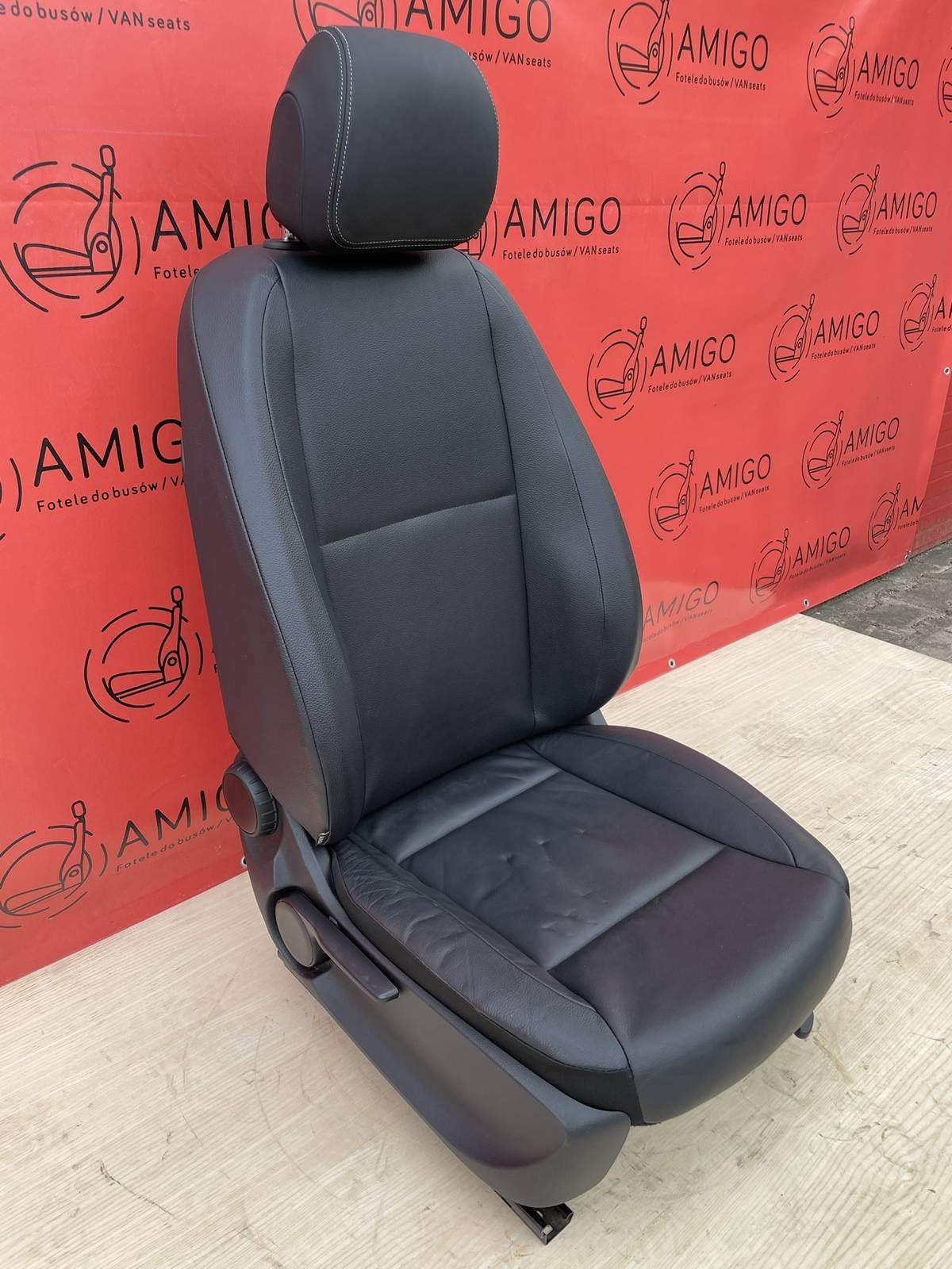 Seat Mercedes Vito W447 EU passenger | UK driver adjustments Leatherette