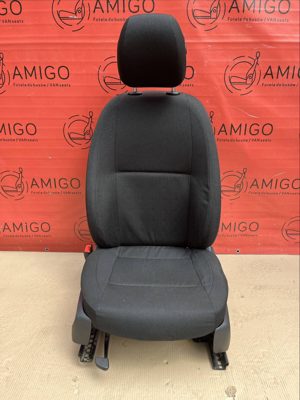Seat Mercedes Vito W447 UK passenger | EU driver armrest adjustments