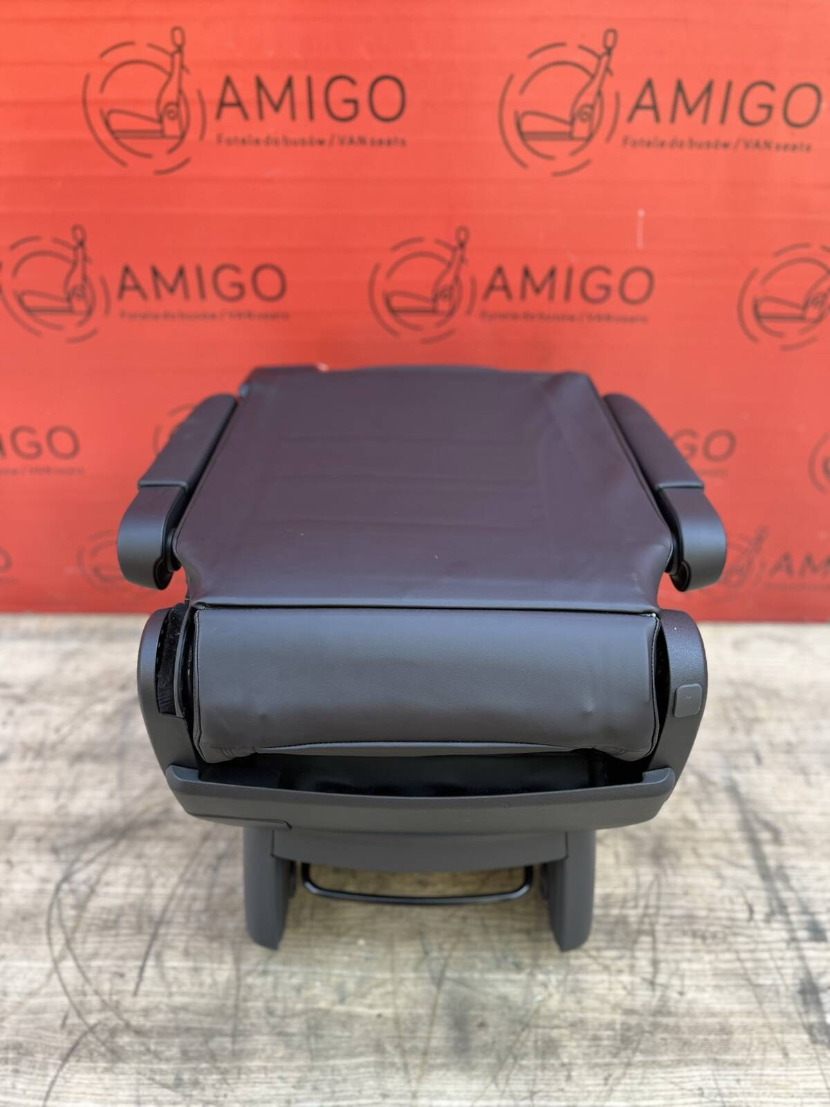 Seat VW T6 Multivan Caravelle black leather titan swivel rear t5