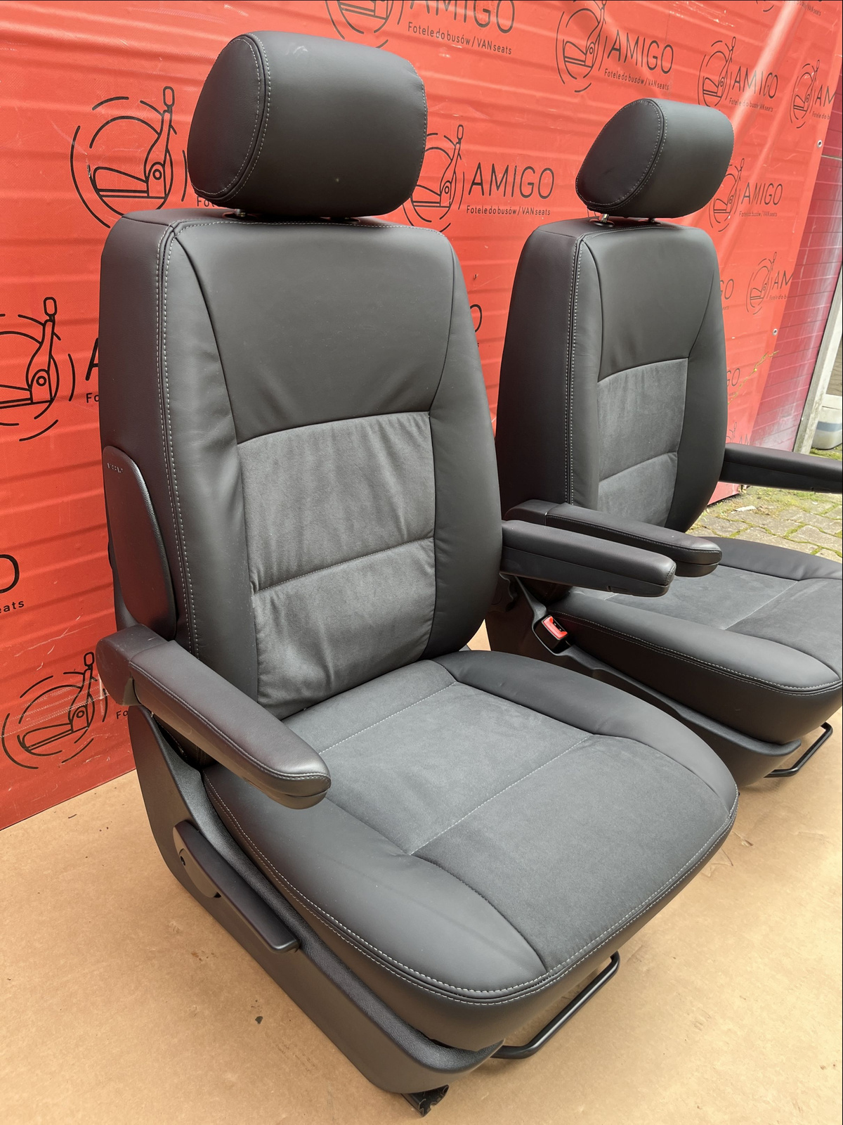 Driver passenger seat VW T5 Leather Anthracite Multivan Caravelle Airbag Heated