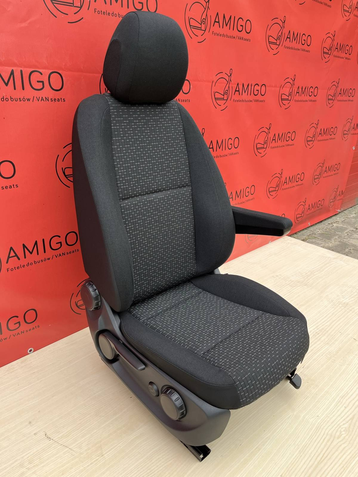 Seat Mercedes Vito W447 EU passenger | UK driver armrest adjustments CALUMA