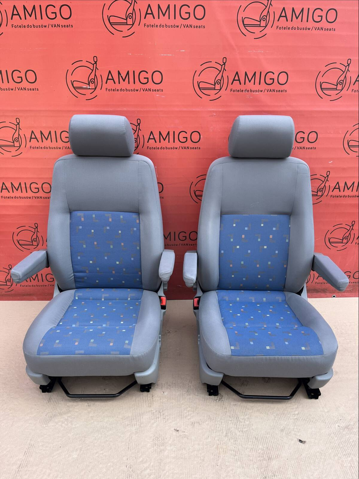 Driver passenger seat seats set VW T5 LLL blue Multivan Caravelle